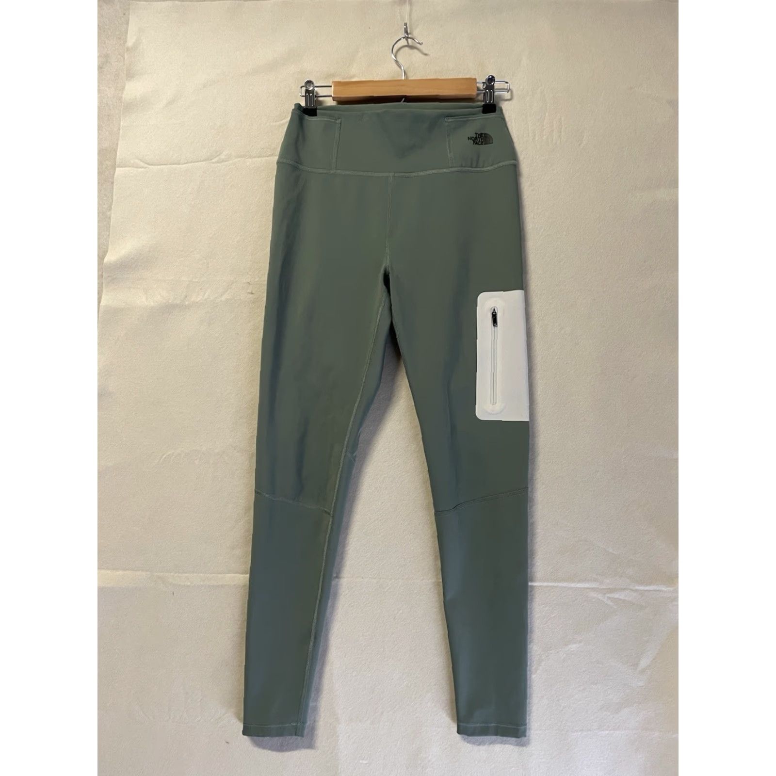 The North Face The North Face Leggings Women M Green Beige Pocket See Measurements Activewear Size 32" / US 10 / IT 46 - 2 Thumbnail