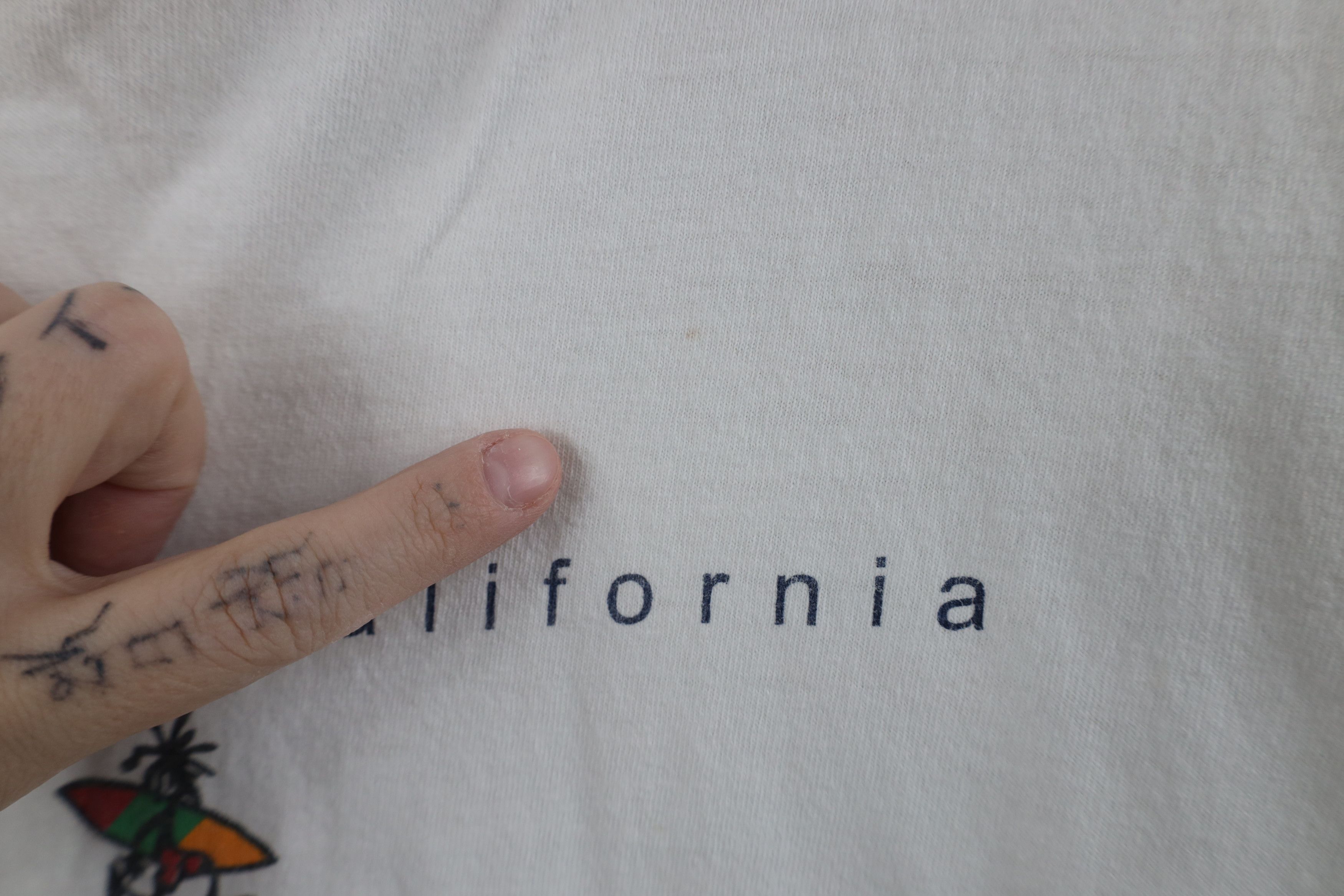 Vintage Vintage 90s Streetwear San Diego California Surfing T-Shirt Size US XL / EU 56 / 4 - 6 Thumbnail