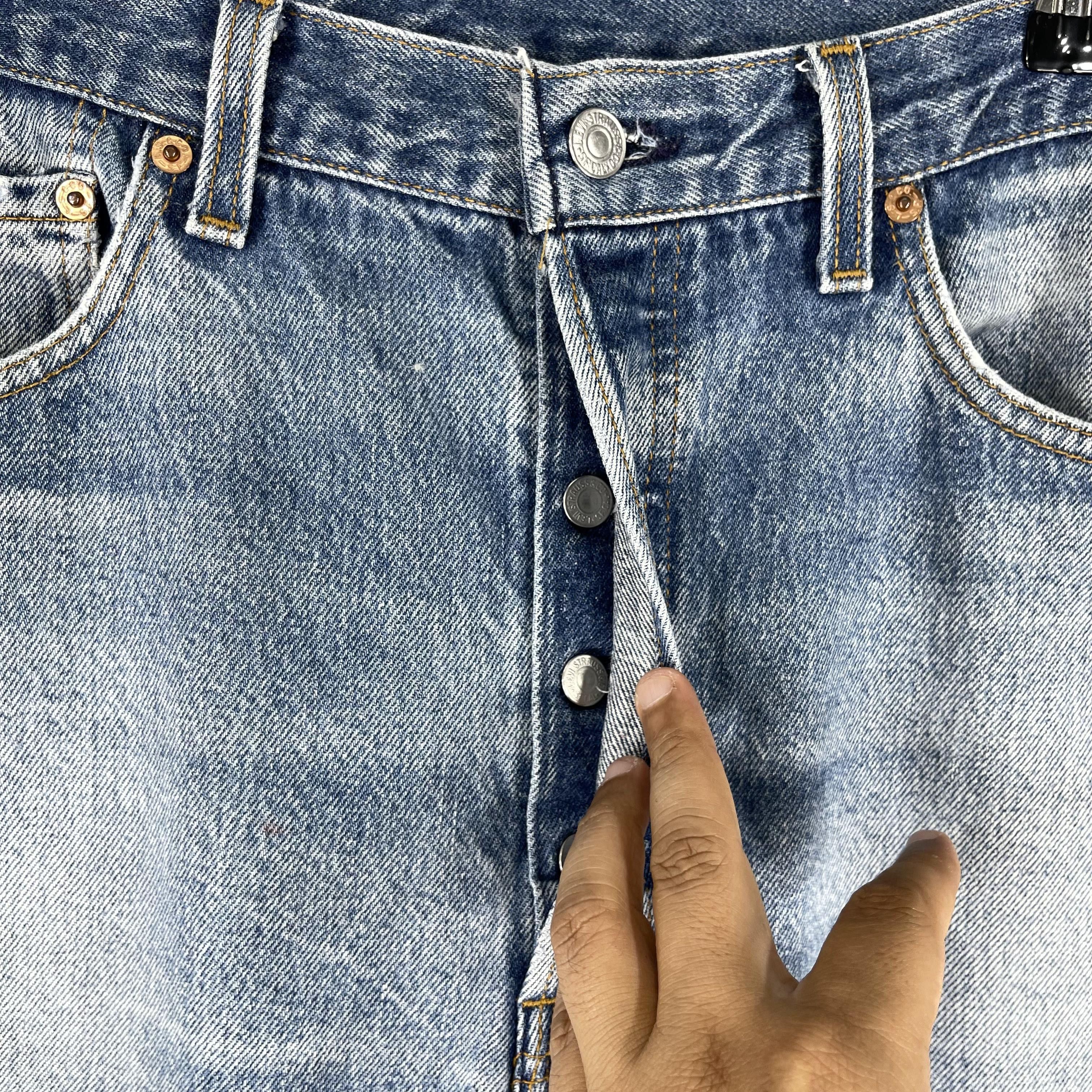 Levi's × Vintage Size 34 Vintage Levis 501xx Distressed Medium Washed Jeans Size US 34 / EU 50 - 4 Thumbnail