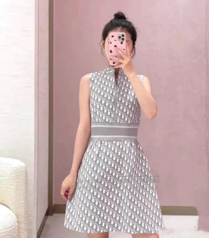Dior dior gray logo sleeveless half-zip dress. Size M / US 6-8 / IT 42-44 - 9 Thumbnail