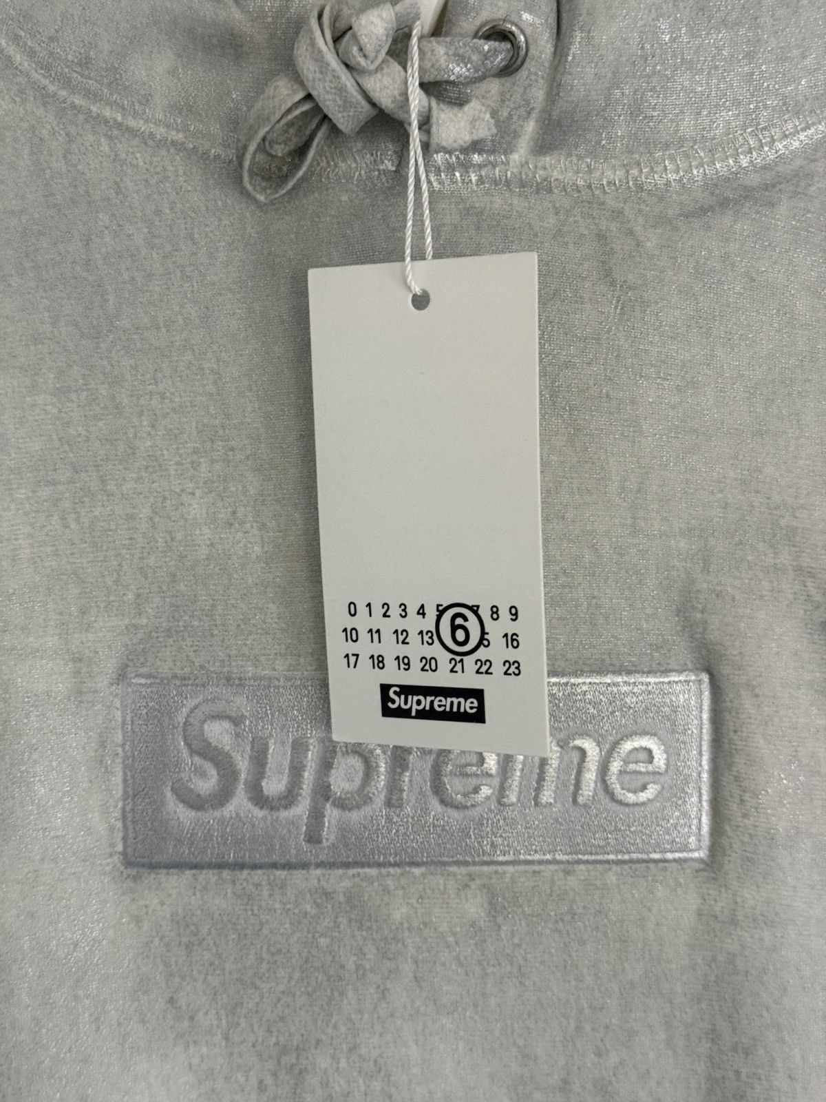 Maison Margiela × Supreme Supreme x MM6 Maison Margiela Foil Box Logo Hoodie White Size US M / EU 48-50 / 2 - 2 Thumbnail