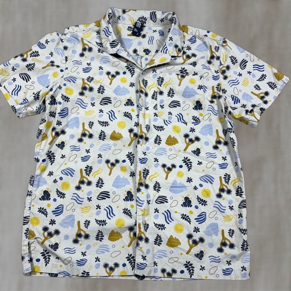 Mountain Hardwear VINTAGE Mountain Hardwear Shirt Men Large Tan Button Up Camp Hiking Print Loop Collar Size US L / EU 52-54 / 3 - 1 Thumbnail