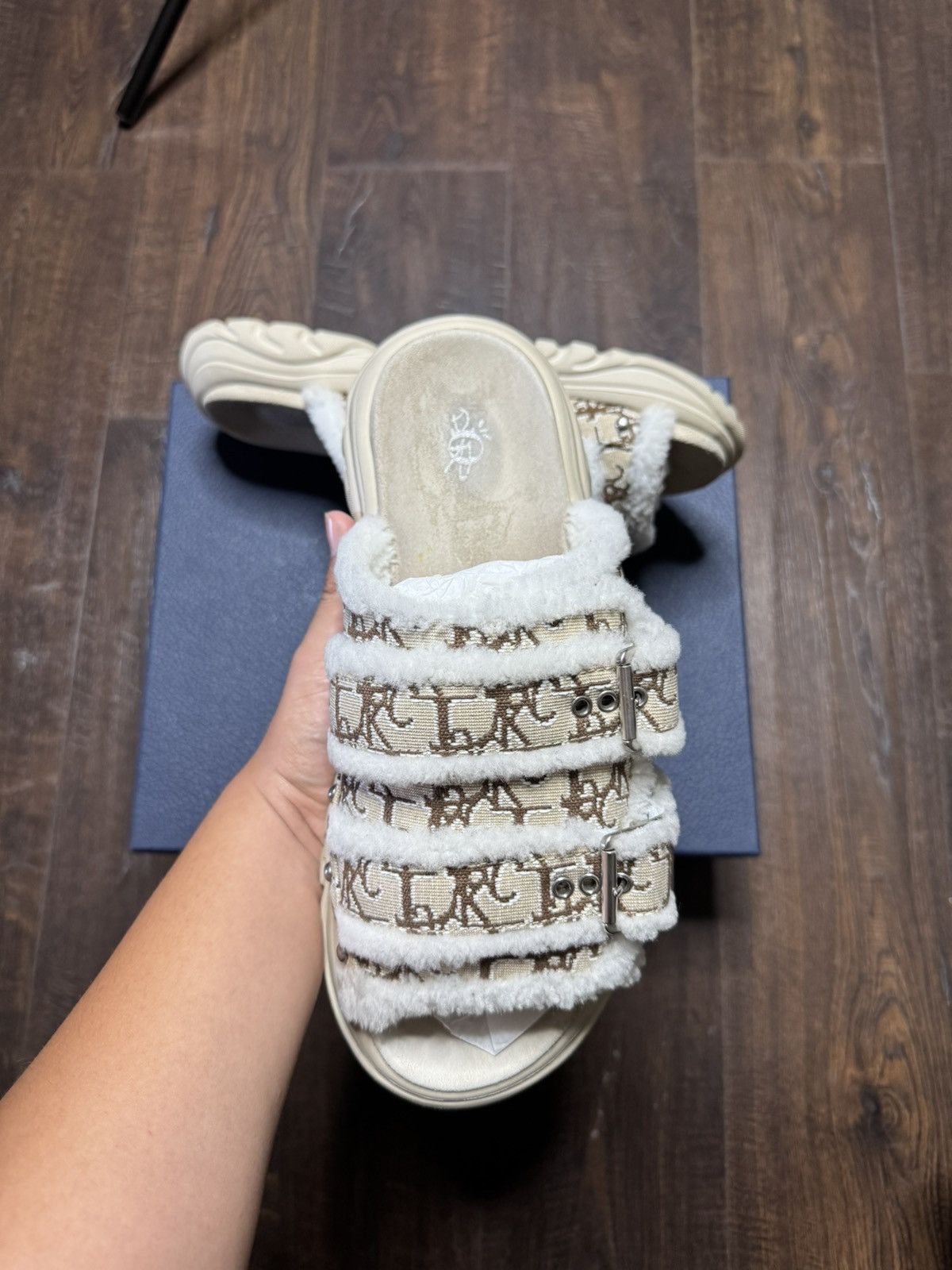 Dior × Travis Scott Dior x Cactus Jack H-Town Sandal Cream Dior Oblique size 42 Size US 9 / EU 42 - 6 Thumbnail