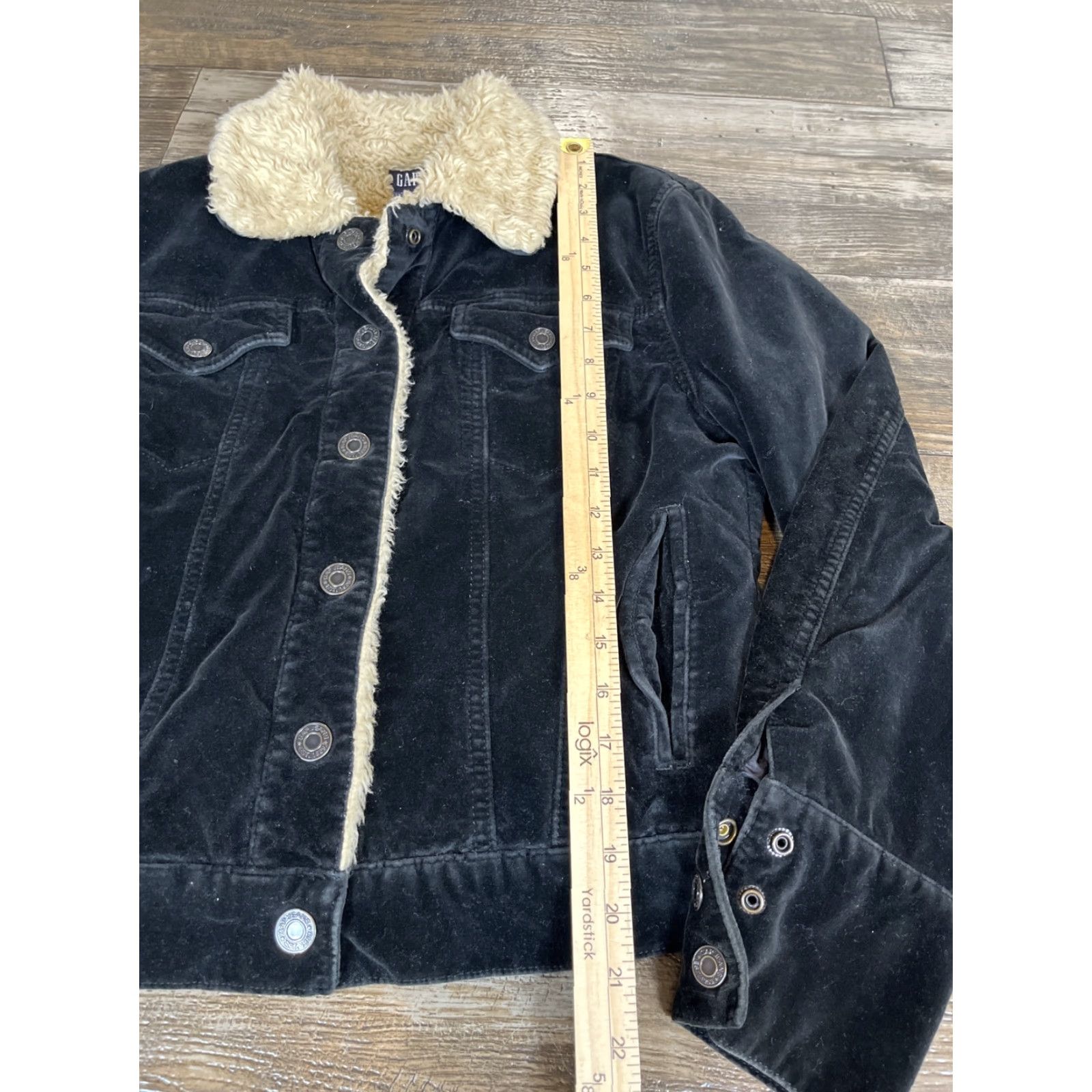 Gap VINTAGE Gap Jacket Womens S Black Velvet Sherpa Lined Snap Trucker Coat 90s Size S / US 4 / IT 40 - 4 Thumbnail
