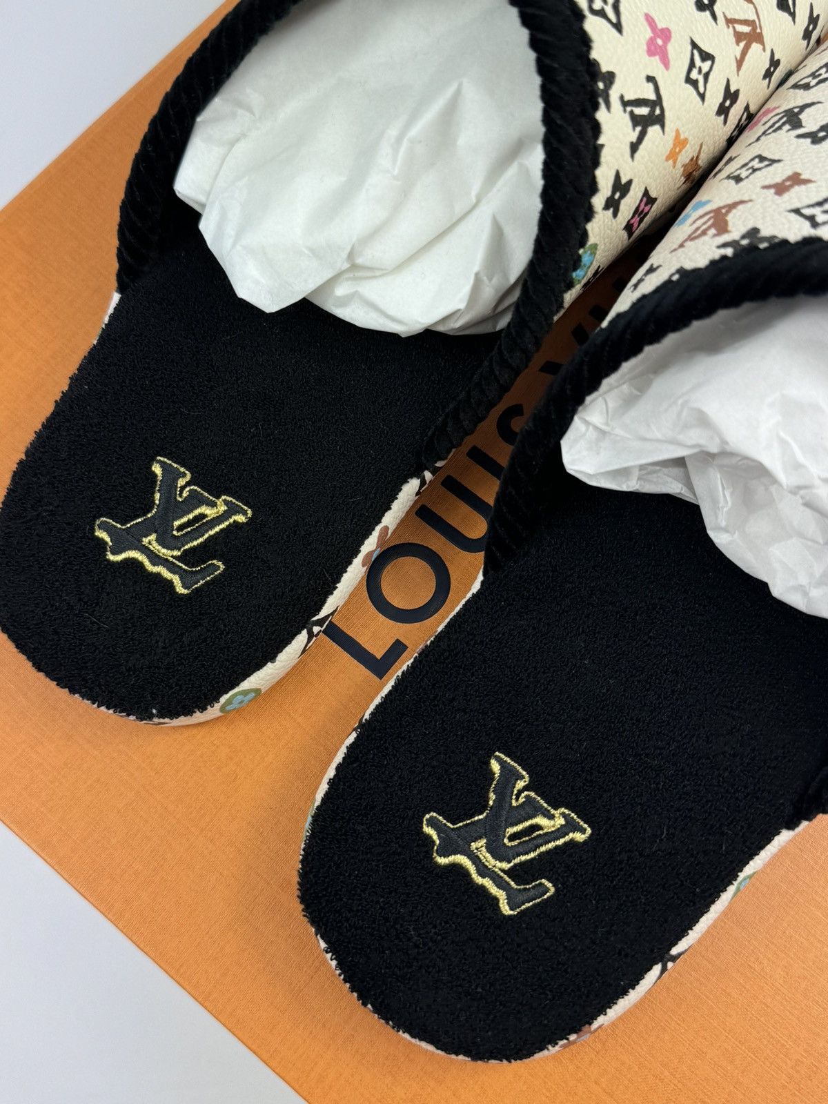 Louis Vuitton X TYLER THE CREATOR LV MONOGRAM PRINTED SLIPPERS Size US 10 / EU 43 - 3 Thumbnail