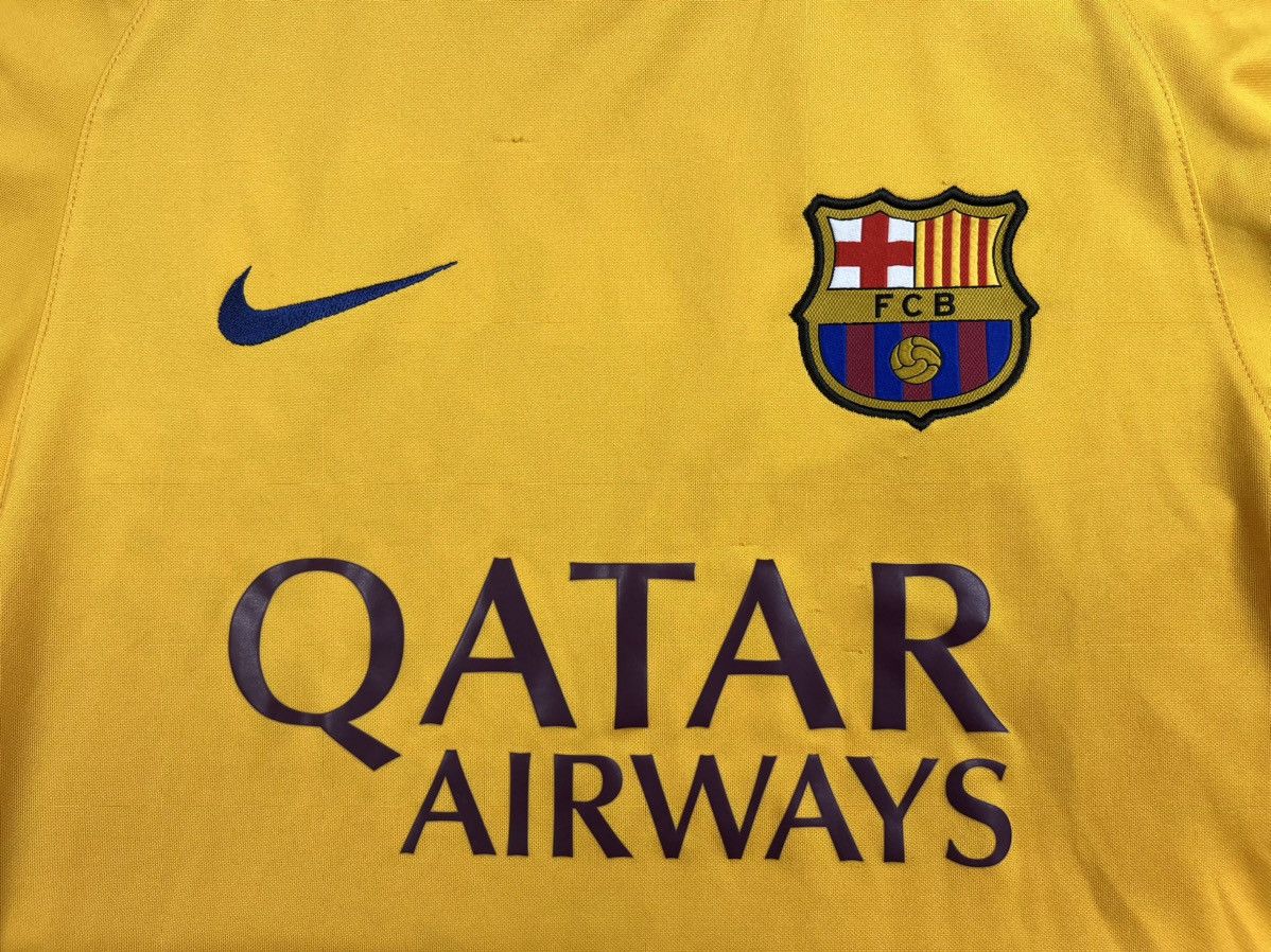 Nike NIKE BARCELONA TRAINING SOCCER JERSEY FOOTBALL SHIRT ORANGE Size US S / EU 44-46 / 1 - 6 Thumbnail