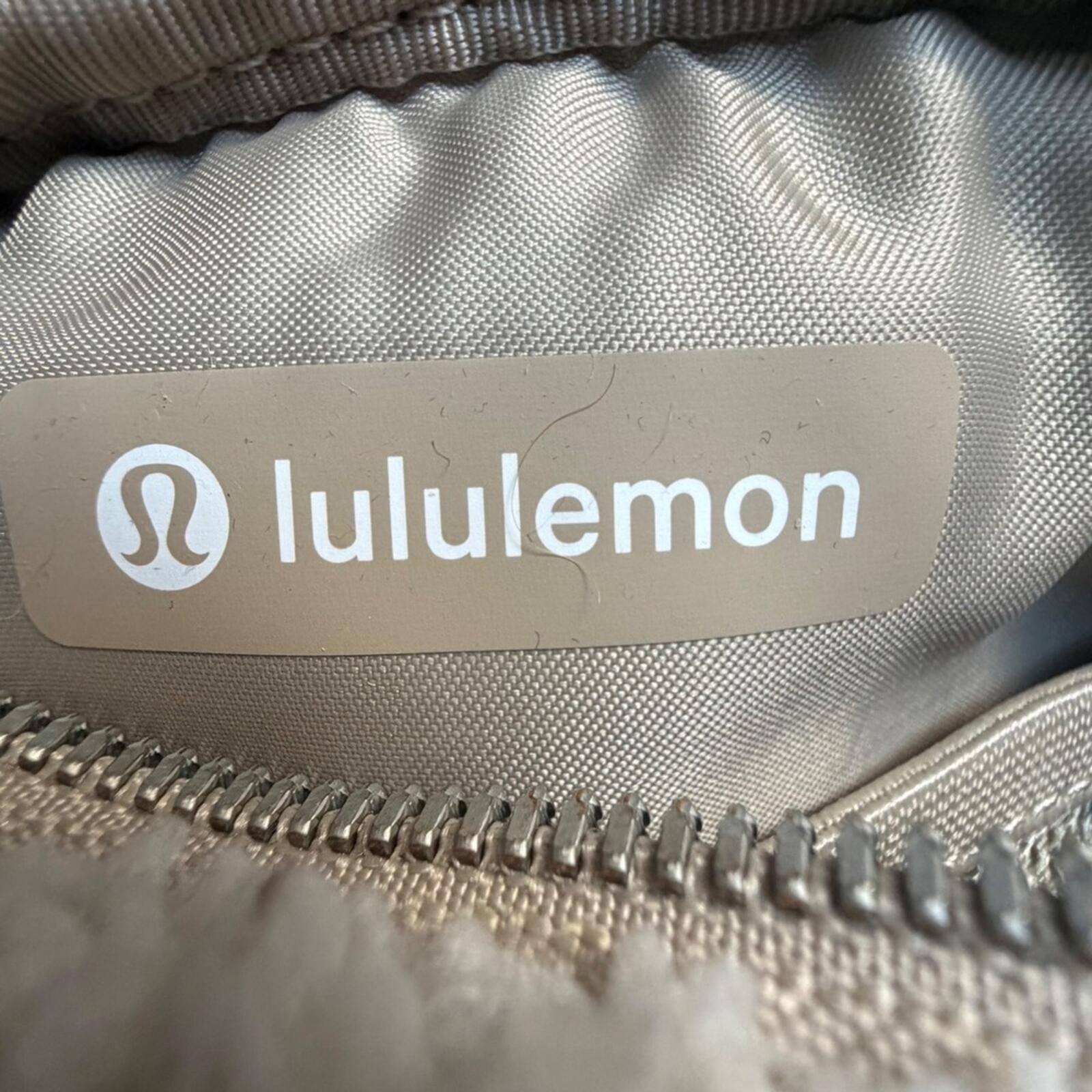 Lululemon Lululemon Everywhere Belt Bag Sherpa Logo Fanny Pack Size ONE SIZE - 3 Thumbnail