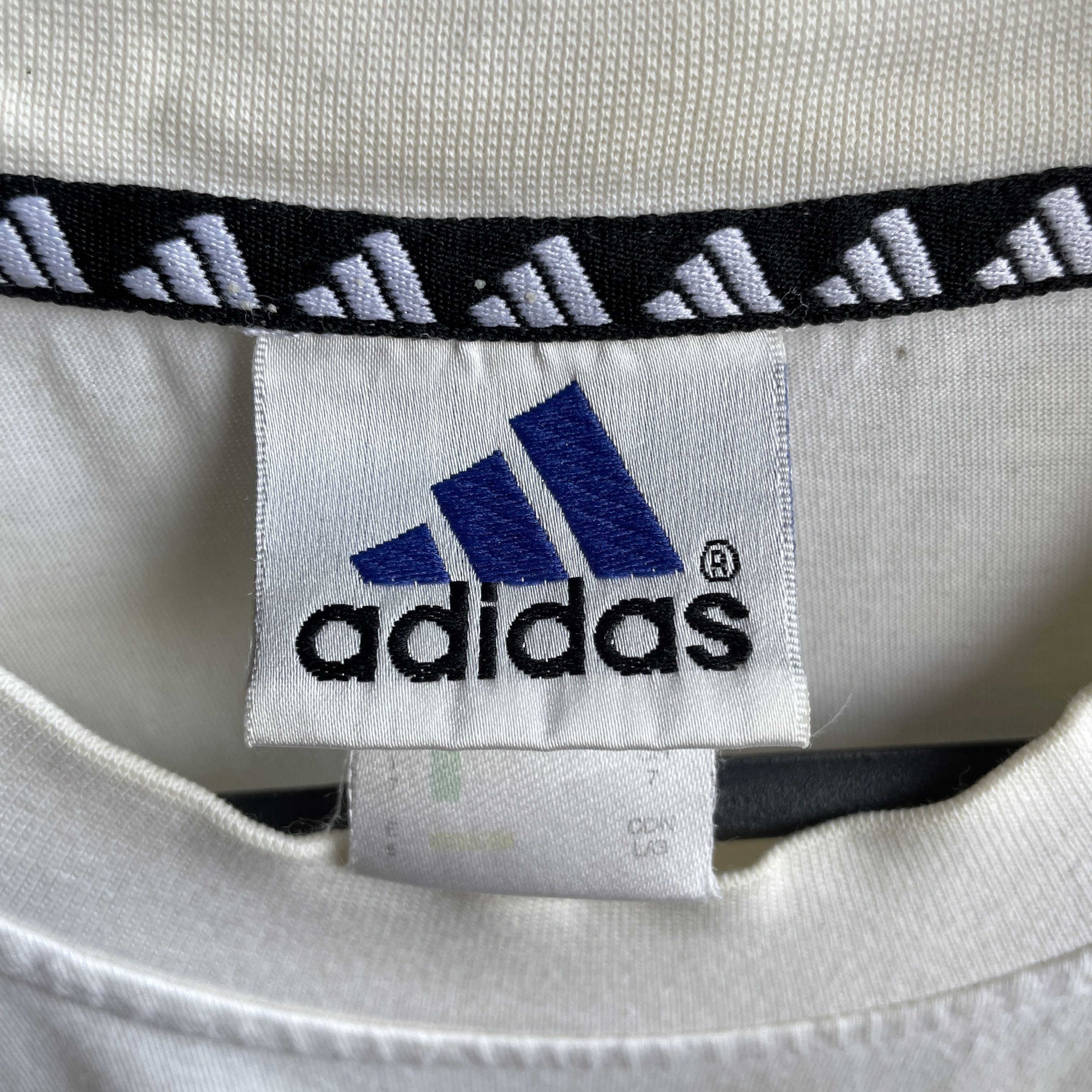 Adidas Adidas Vintage 90's Logo T-Shirt Size L Size US L / EU 52-54 / 3 - 4 Thumbnail