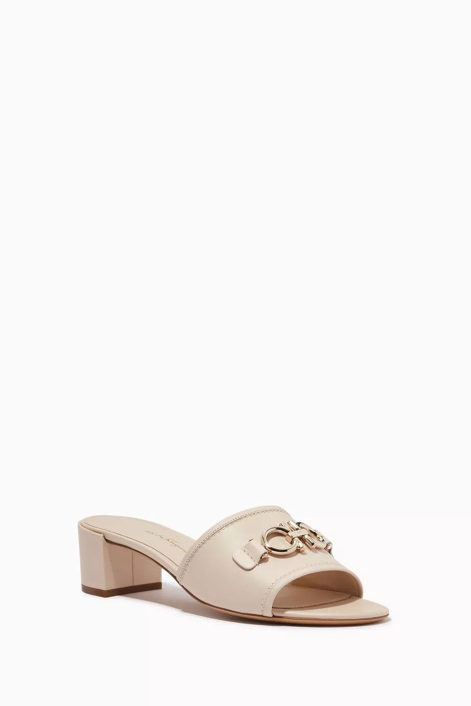 Salvatore Ferragamo o1y0426 Low Heel Mules in Beige Size US 5 / IT 35 - 2 Thumbnail