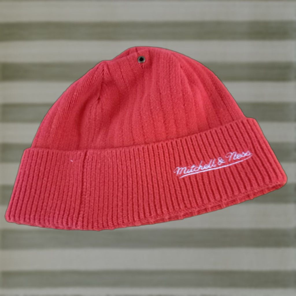 Mitchell & Ness VINTAGE Detroit Red Wings Beanie Hat One Size Green Cotton Mitchell & Ness 90s Classic Sports Unisex Adults- Adjustable Hat Size ONE SIZE - 1 Thumbnail