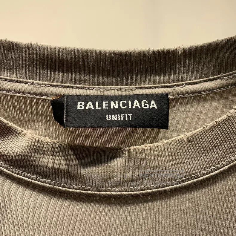 Balenciaga Balenciaga Mosaic Blurred Logo Distressed Short Sleeve T-S Size US XXS / EU 40 - 4 Thumbnail