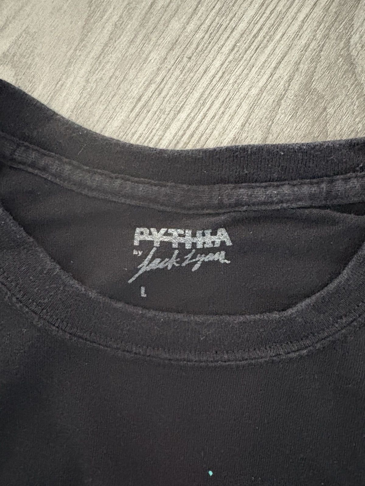Pythia Pythia “Hard to find love” T-Shirt Size US L / EU 52-54 / 3 - 2 Thumbnail