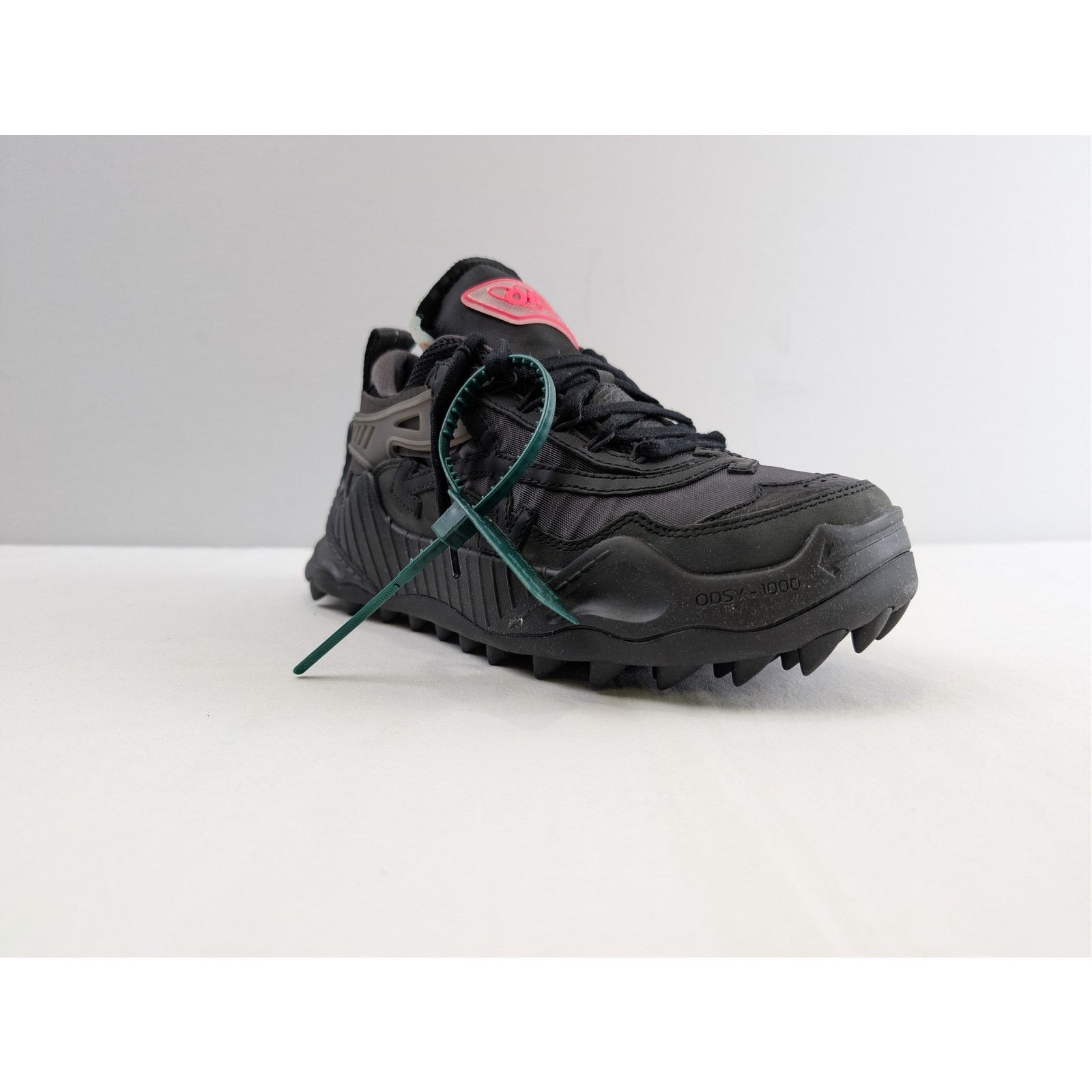 Off-White o1rshd1 Odsy-1000 sneakers in black Size US 6 / EU 39 - 2 Thumbnail
