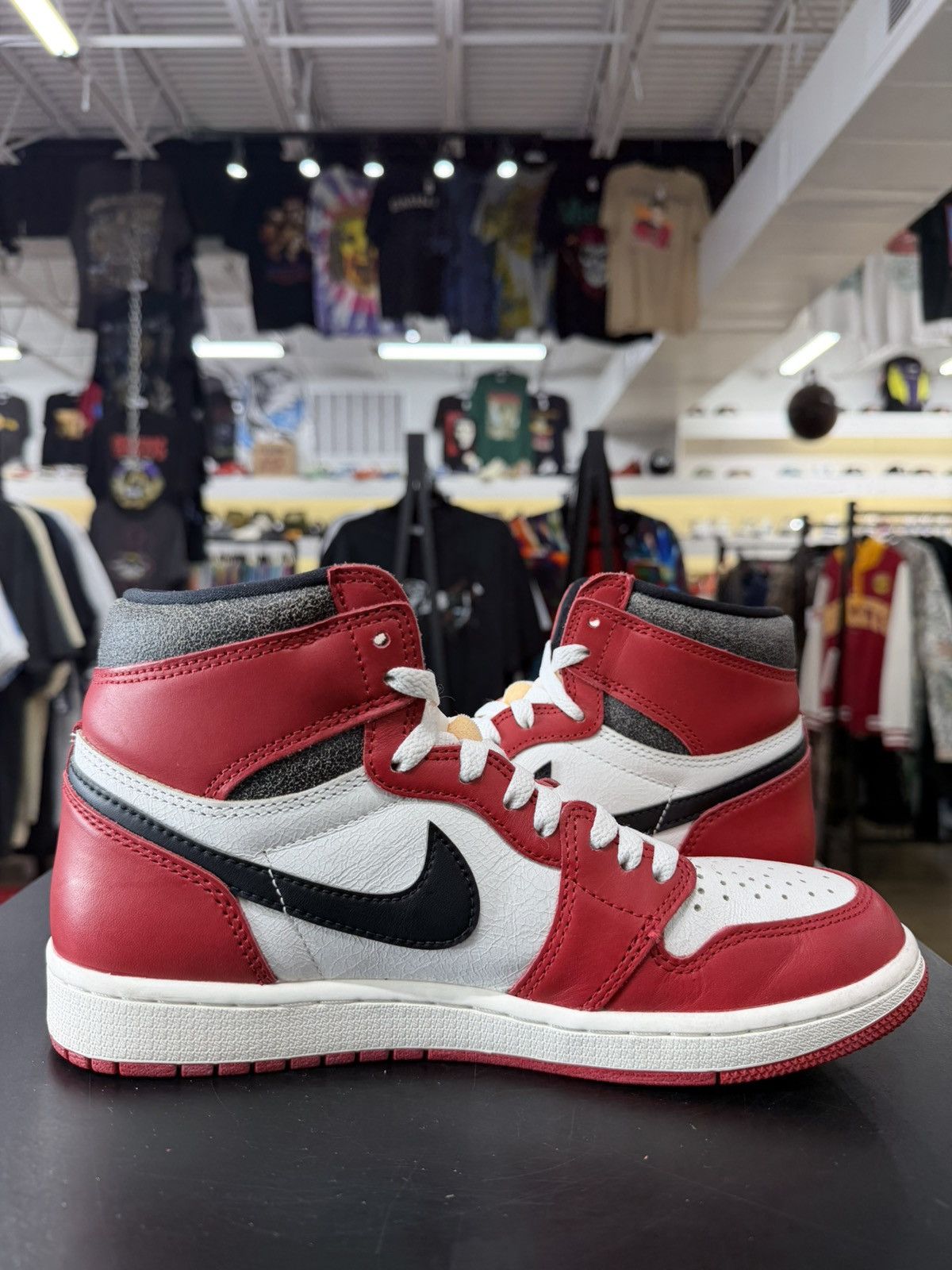 Jordan Brand Air Jordan 1 Chicago Lost & Found Size 8.5 (2022) Size US 8.5 / EU 41-42 - 3 Thumbnail