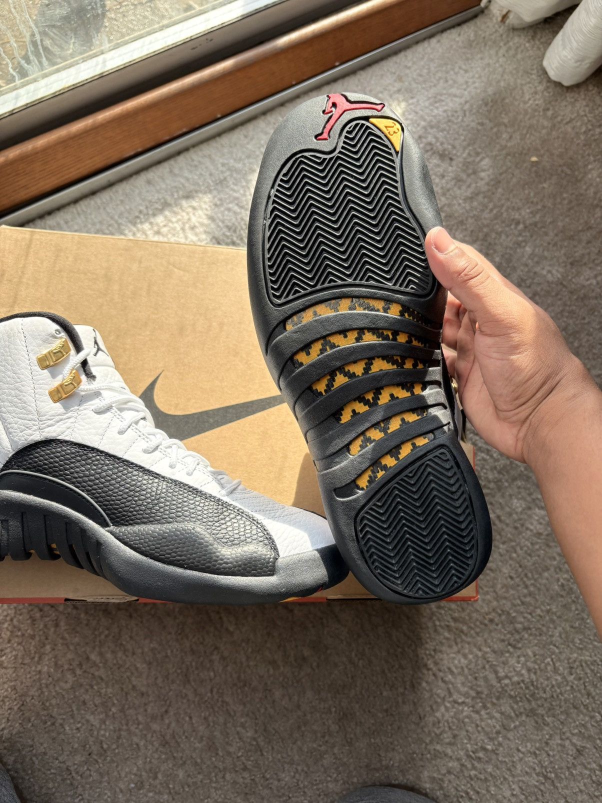 Jordan Brand Jordan 12 taxis Size US 8.5 / EU 41-42 - 4 Thumbnail
