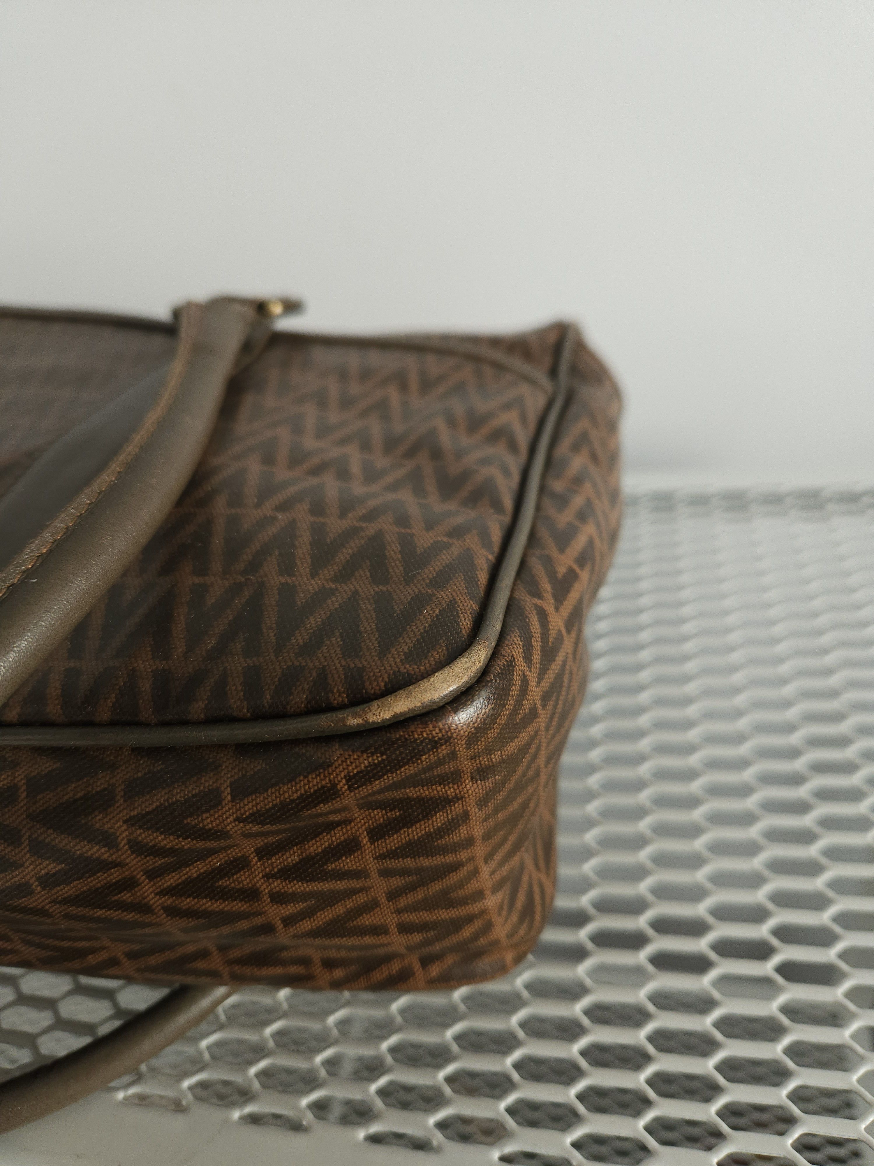 Mario Valentino × Vintage Vintage 80s Mario valentino monogram handbag Size ONE SIZE - 16 Thumbnail