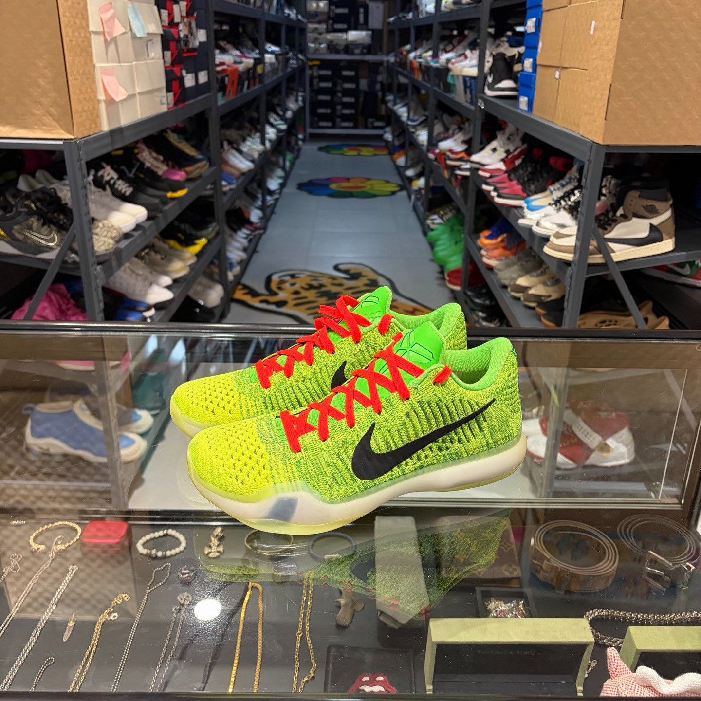 Nike Nike Green Lowtop Sneakers 9.5 Men Size US 9.5 / EU 42-43 - 1 Thumbnail