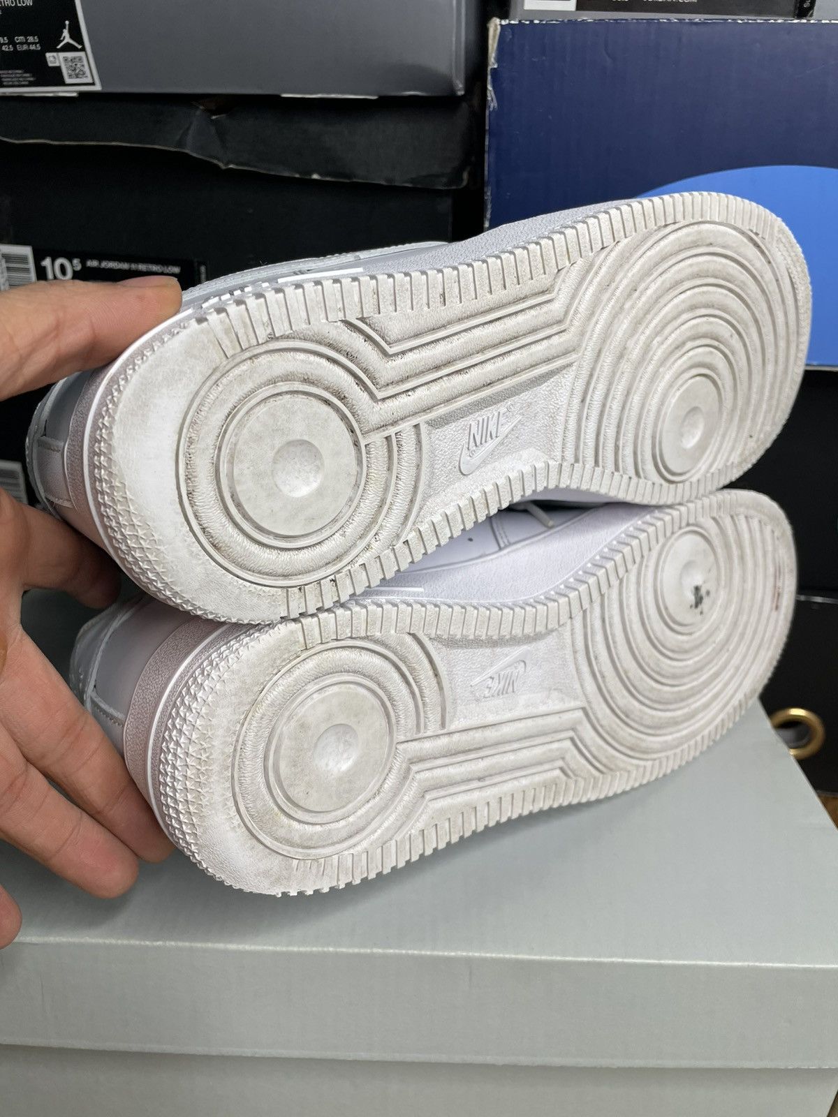 Nike Nike Air Force 1 Triple White Size US 9 / EU 42 - 9 Thumbnail