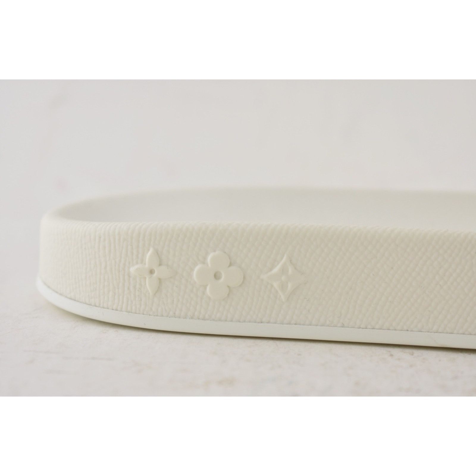Louis Vuitton Louis Vuitton Waterfront Mule Monogram Sandal UK 9 US 10 11 Size US 10 / EU 43 - 4 Thumbnail