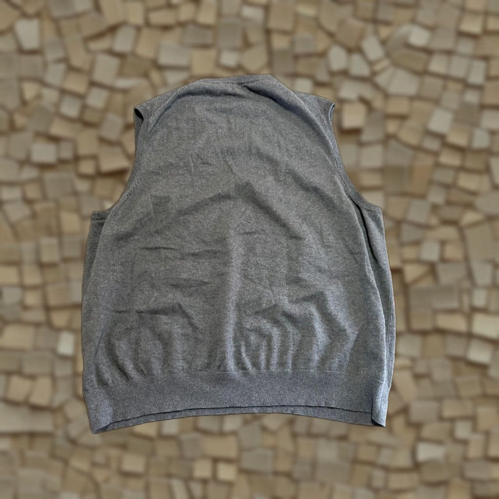 Izod IZOD Vest, Men's Sweater, Gray, Pullover, Sleeveless, V-Neck, Size M, Casual, Regular Fit, IZOD, Men’s, Vest, Gray, Sweater Size US M / EU 48-50 / 2 - 1 Thumbnail