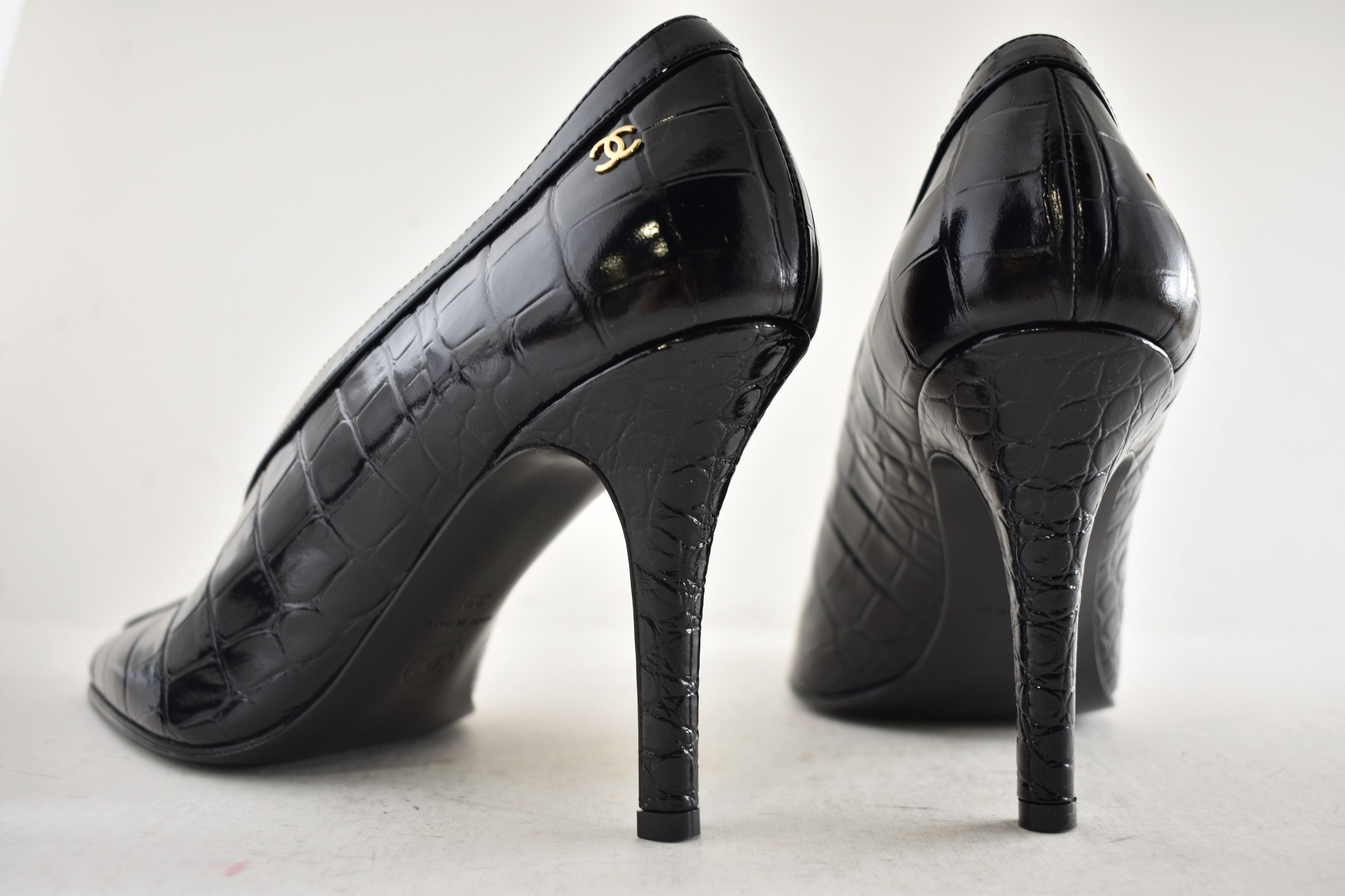 Chanel Chanel 26S Black Crocodile Croc Patent CC Logo Heel Pump 39 Size US 9 / IT 39 - 18 Thumbnail