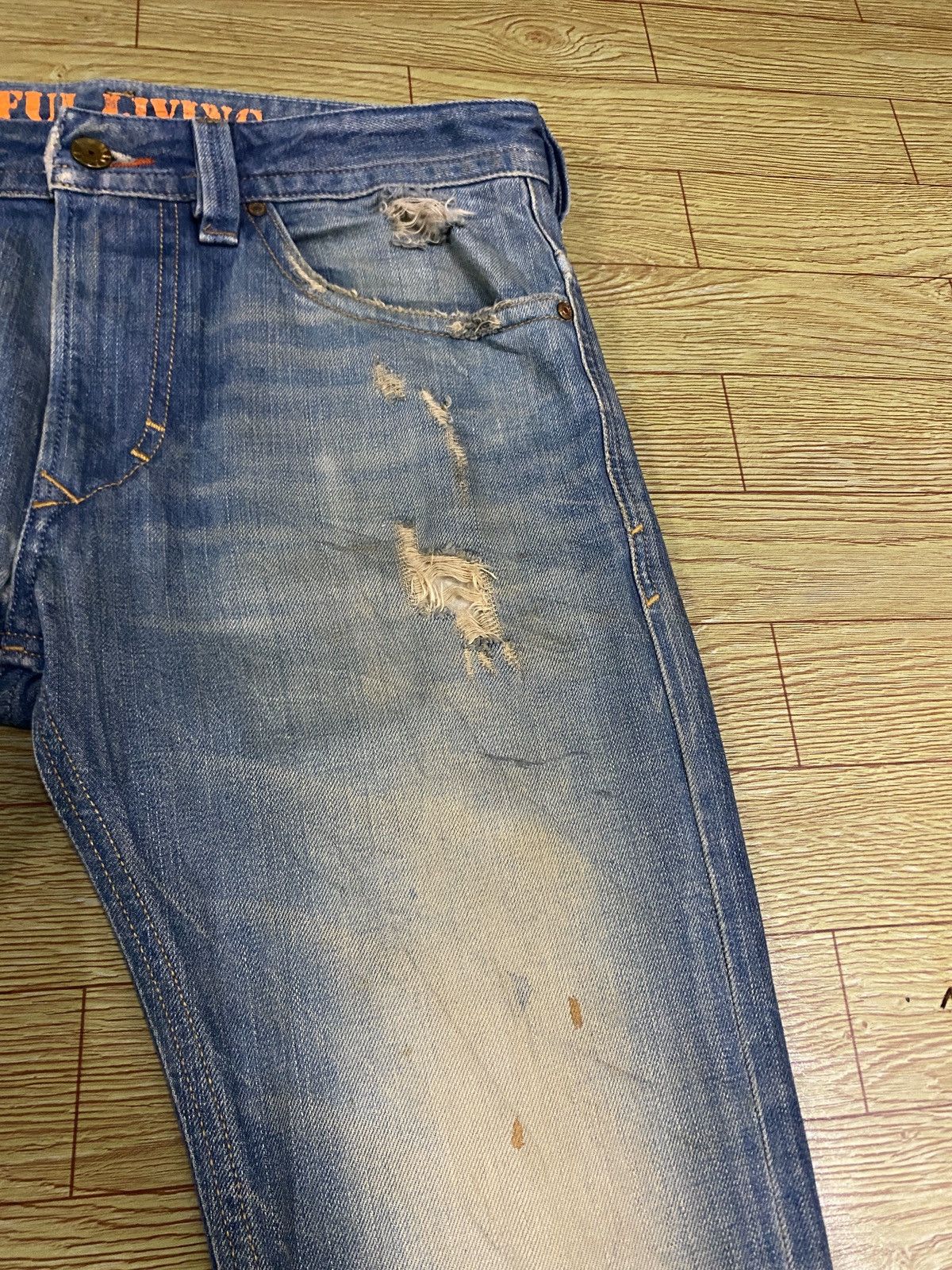 Diesel Rare Design Vintage Diesel Thavar Distressed Jeans 2000s Size US 29 - 7 Thumbnail