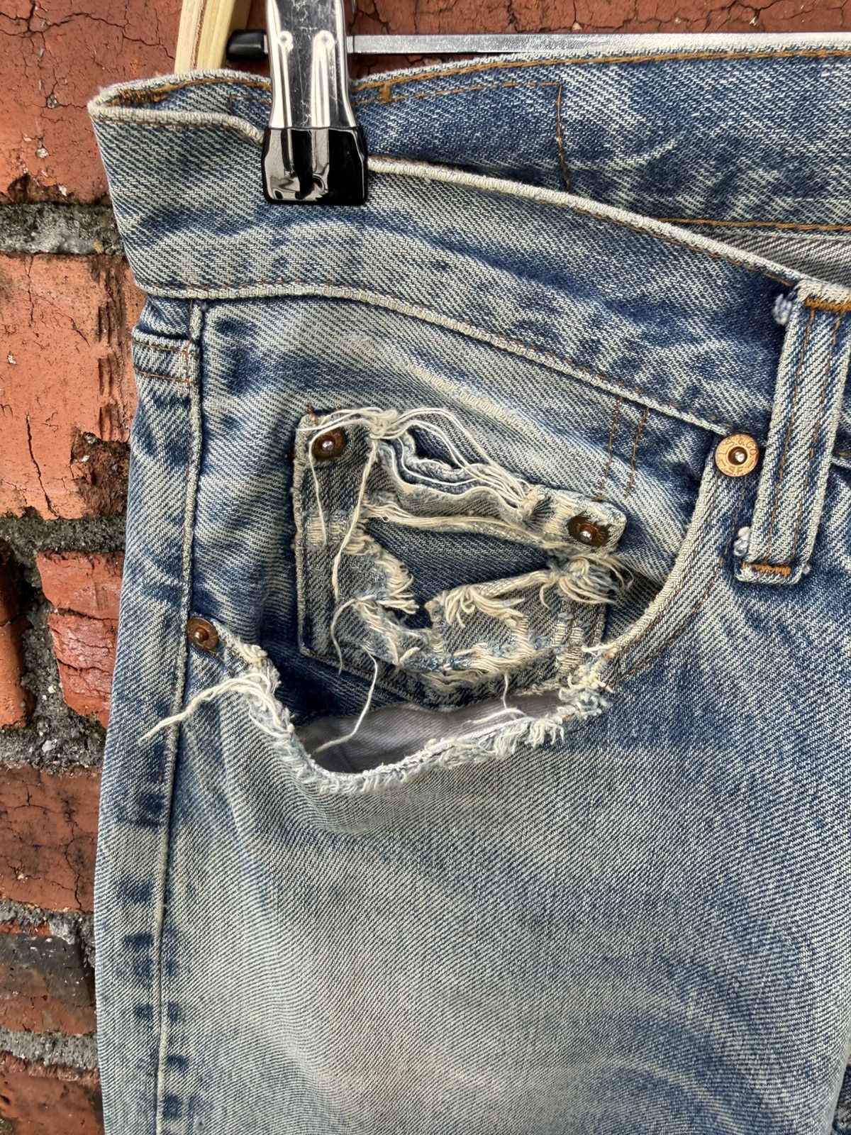 Levi's Vintage Clothing W31x32 Vintage levi’s 501 redline 80s distressed selvedge Size US 31 - 6 Thumbnail