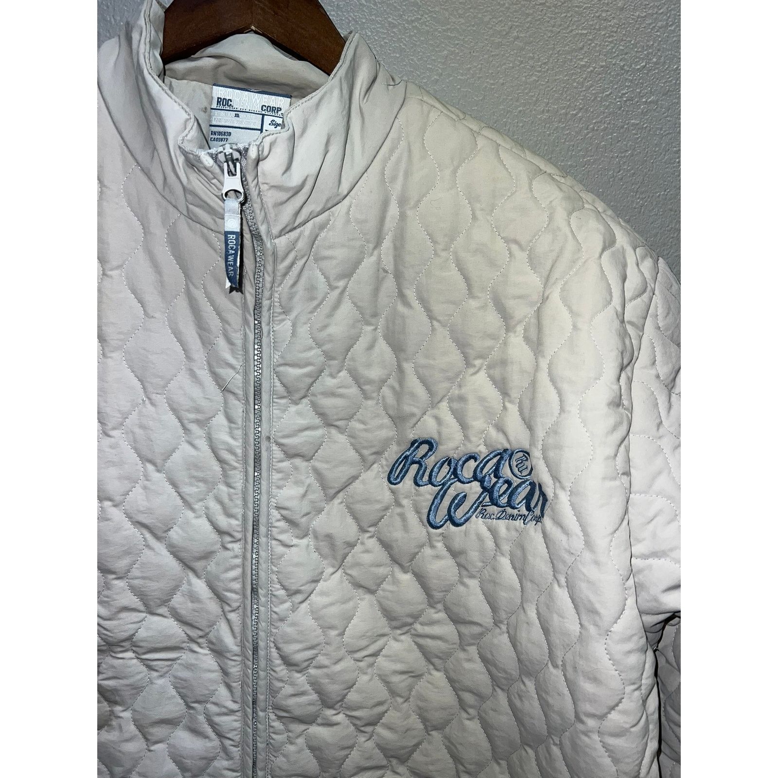 Vintage Rocawear Puffer Jacket Full Zip Quilted Roc Stained STAIN Size US XL / EU 56 / 4 - 2 Thumbnail