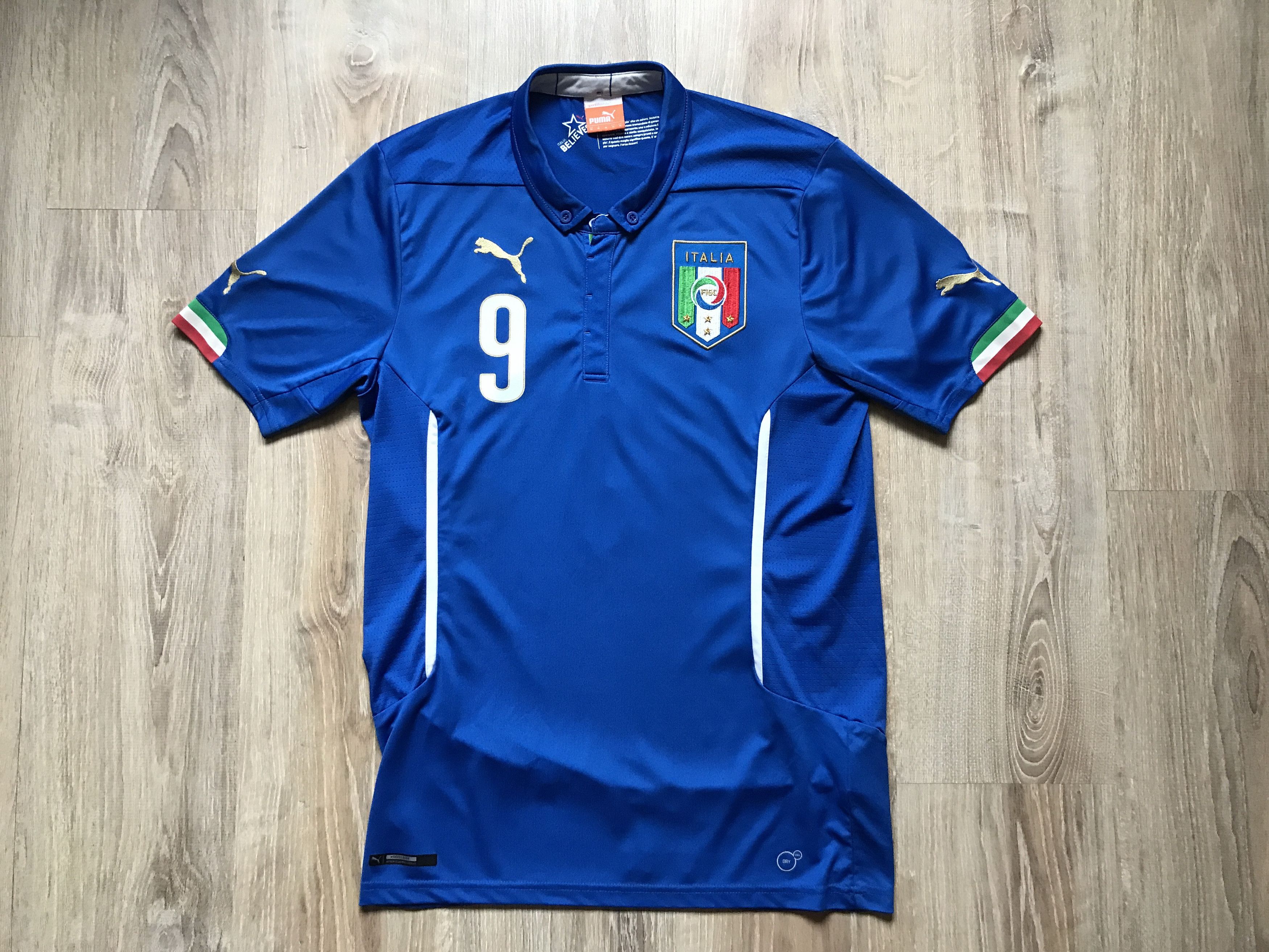 Puma × Vintage Vintage Puma Italy Home Football Shirt #9 Mario Balotelli Size US M / EU 48-50 / 2 - 1 Thumbnail