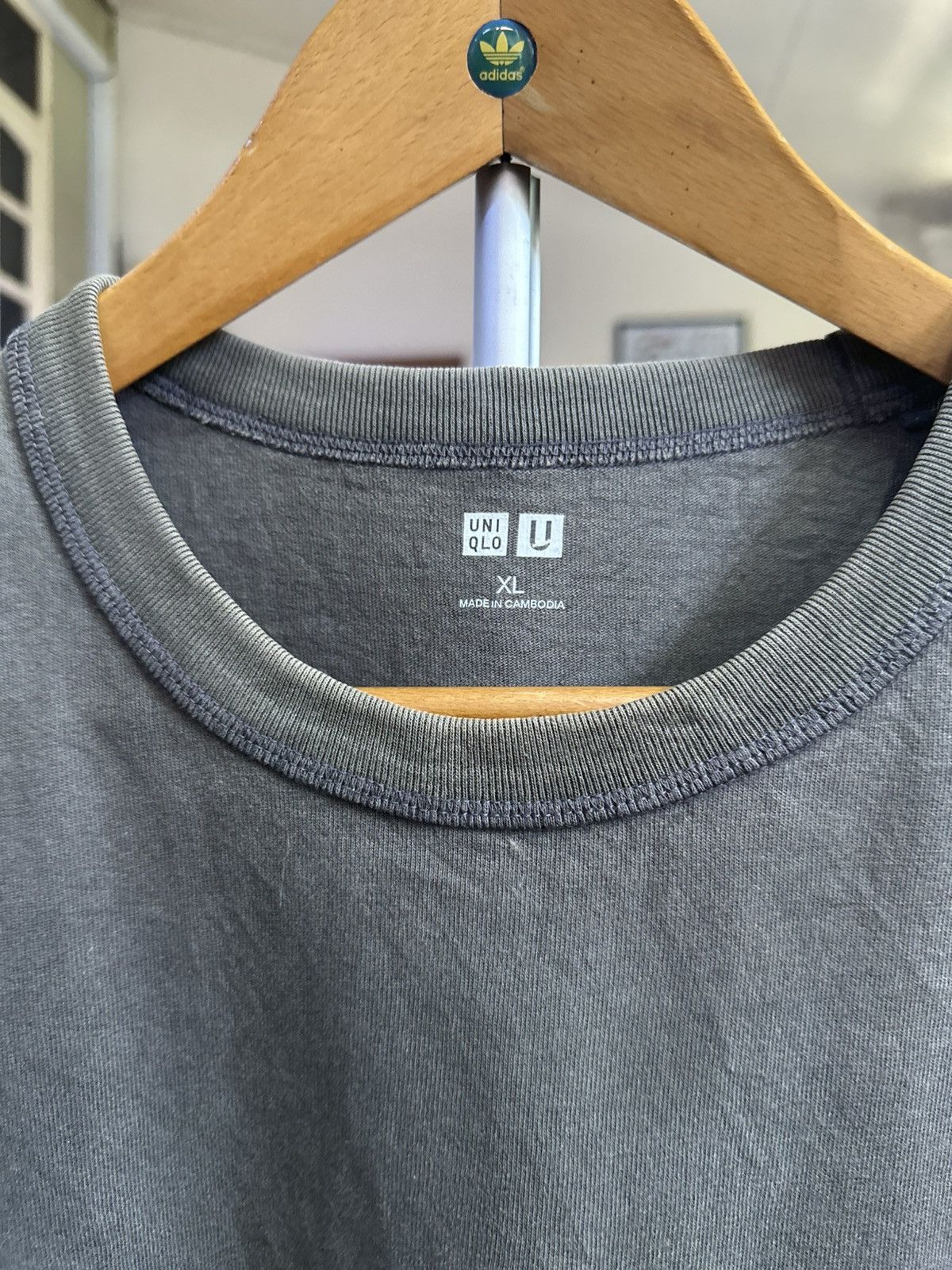 Uniqlo Vintage faded uniqlo tshirt Size US XL / EU 56 / 4 - 2 Thumbnail