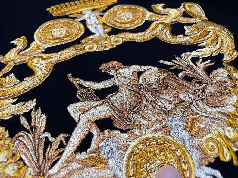 Versace Versace Baroque gold thread embroidered sweatshirt Size US XXL / EU 58 / 5 - 5 Thumbnail