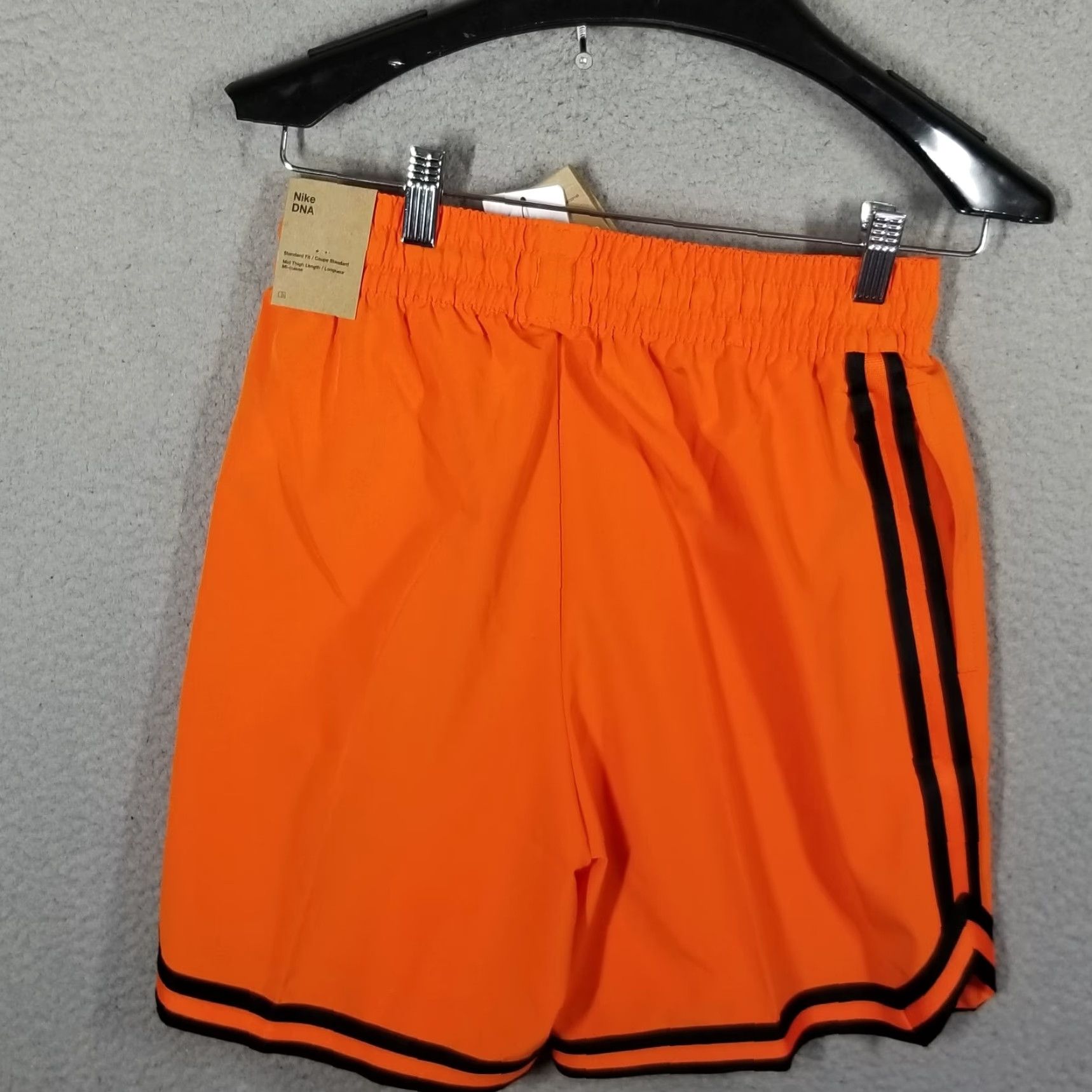Nike Nike DNA Men's Dri-FIT 6" UV Woven Basketball Shorts Orange FN2659-819 SAMPLE Size US 29 - 2 Thumbnail