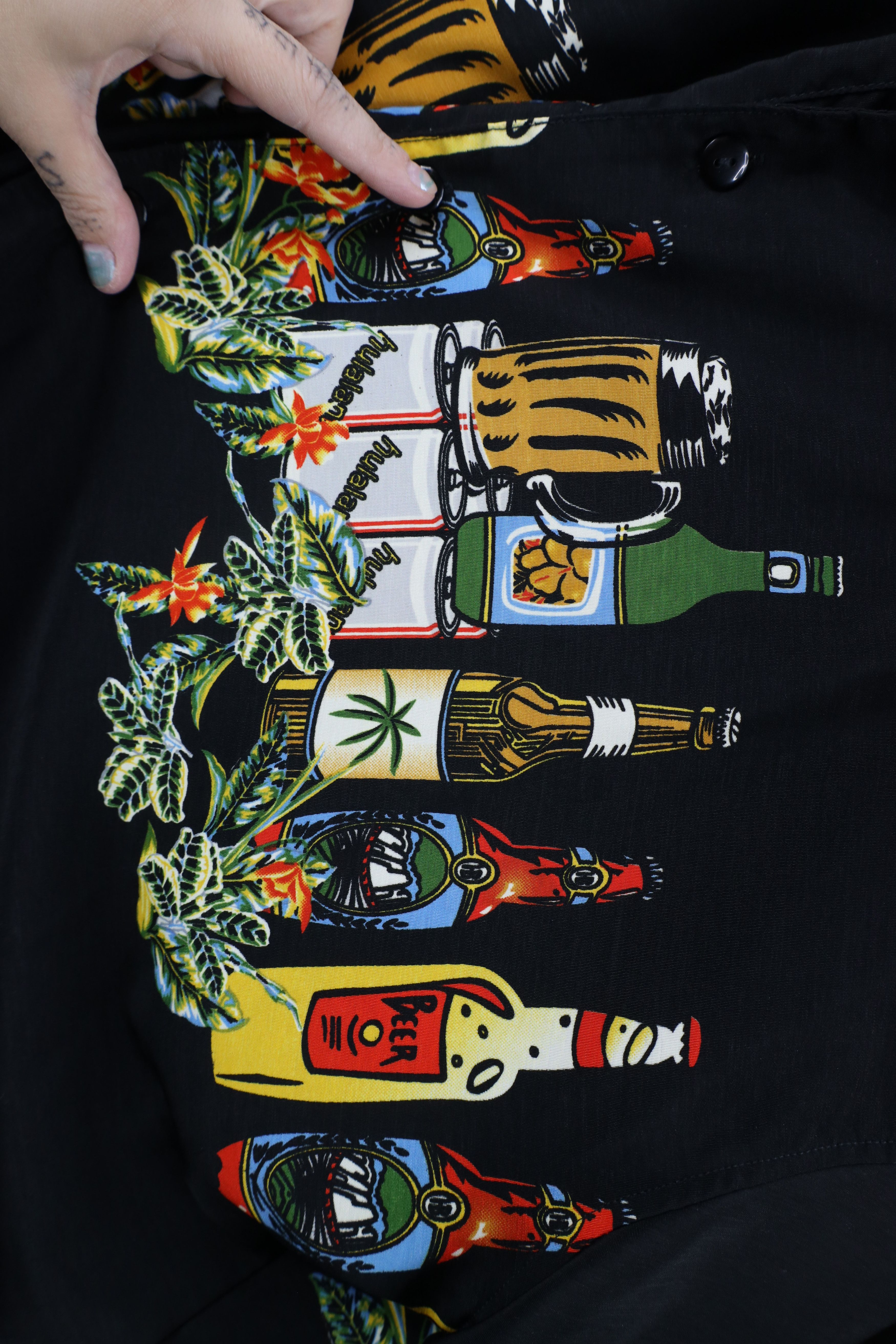 Vintage Vintage 90s Streetwear Beer Alcohol Hawaiian Button Shirt Size US XXL / EU 58 / 5 - 7 Thumbnail