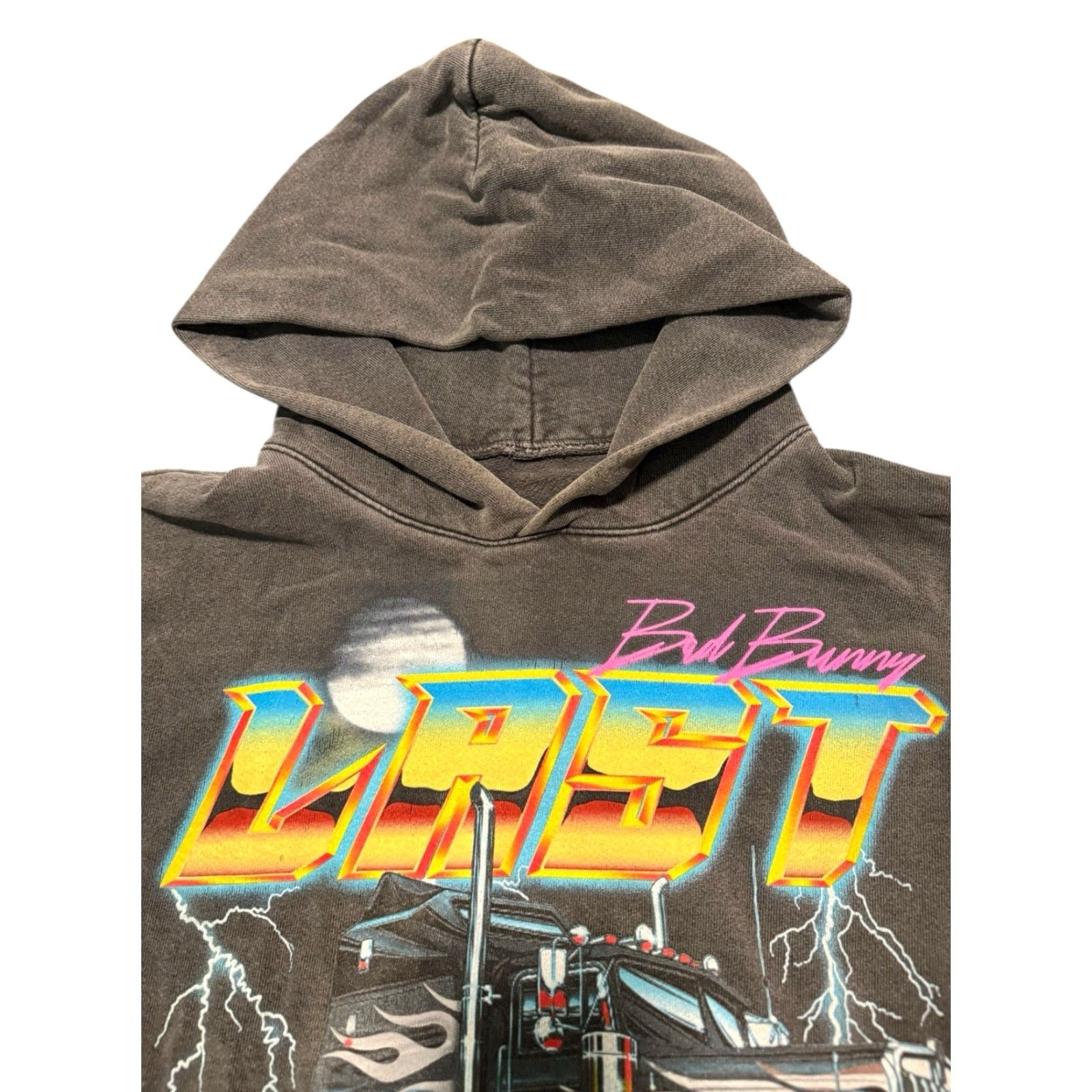 Vintage VINTAGE Bad Bunny El Último Tour Del Mundo 2022 Hoodie Trucker Graphic Size S Black Unisex Adults Cotton Pullover Graphic Print Skull Mens Size US S / EU 44-46 / 1 - 5 Thumbnail