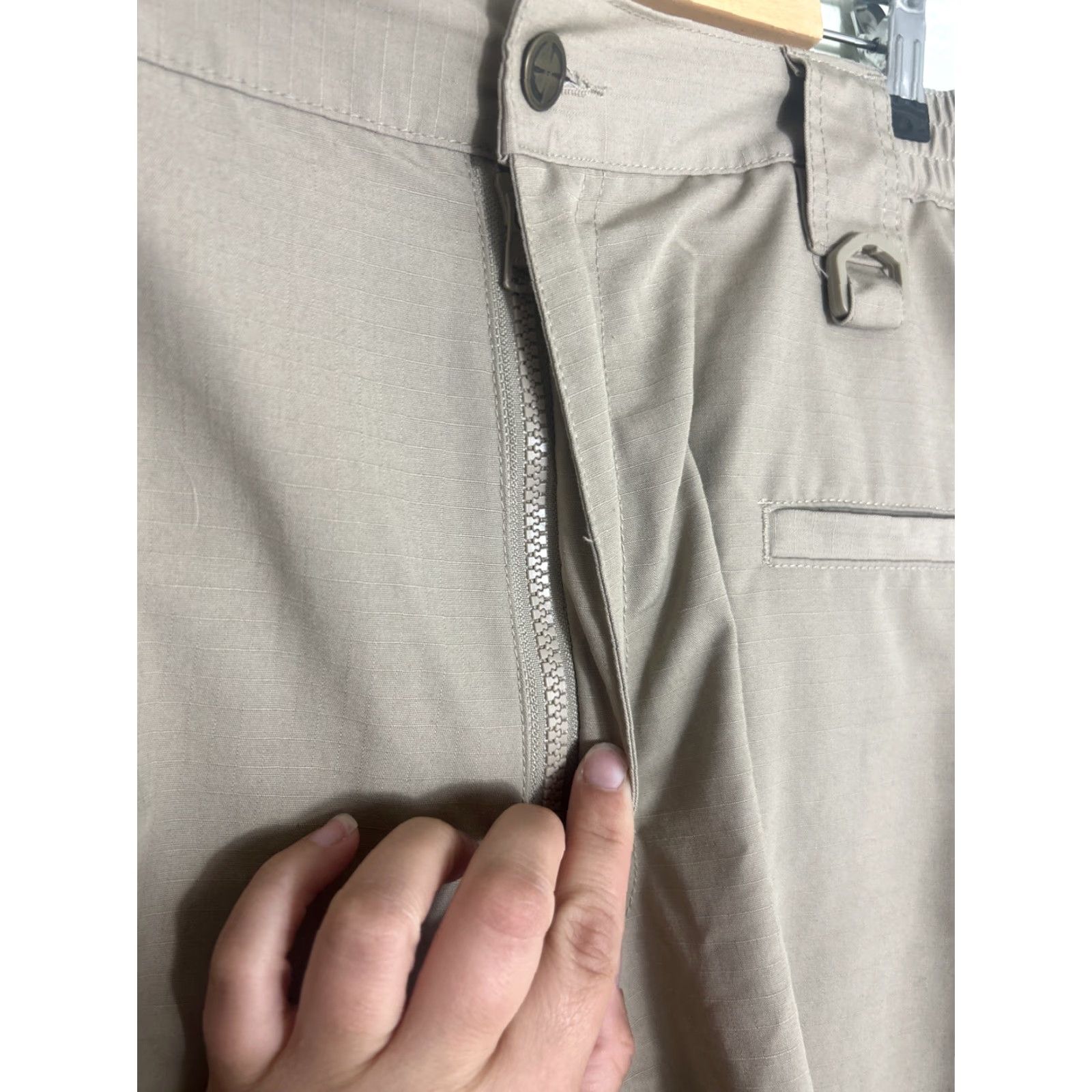Vintage LAPG Operator Tactical Pants Mens 42x30 Cargo Khaki Elastic Waistband Ripstop Canvas Front Pockets 30in Inseam Regular Rise Mid Belt Loops Straight Size US 42 / EU 58 - 6 Thumbnail