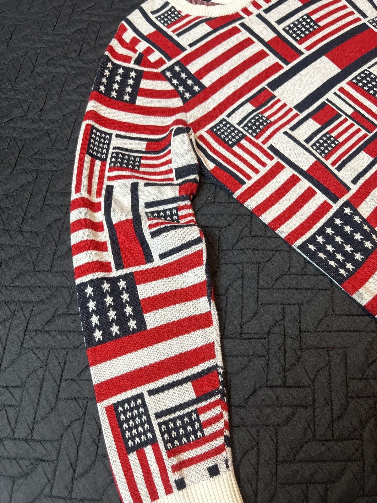 Tommy Hilfiger Tommy Hilfiger crewneck Size US L / EU 52-54 / 3 - 4 Thumbnail