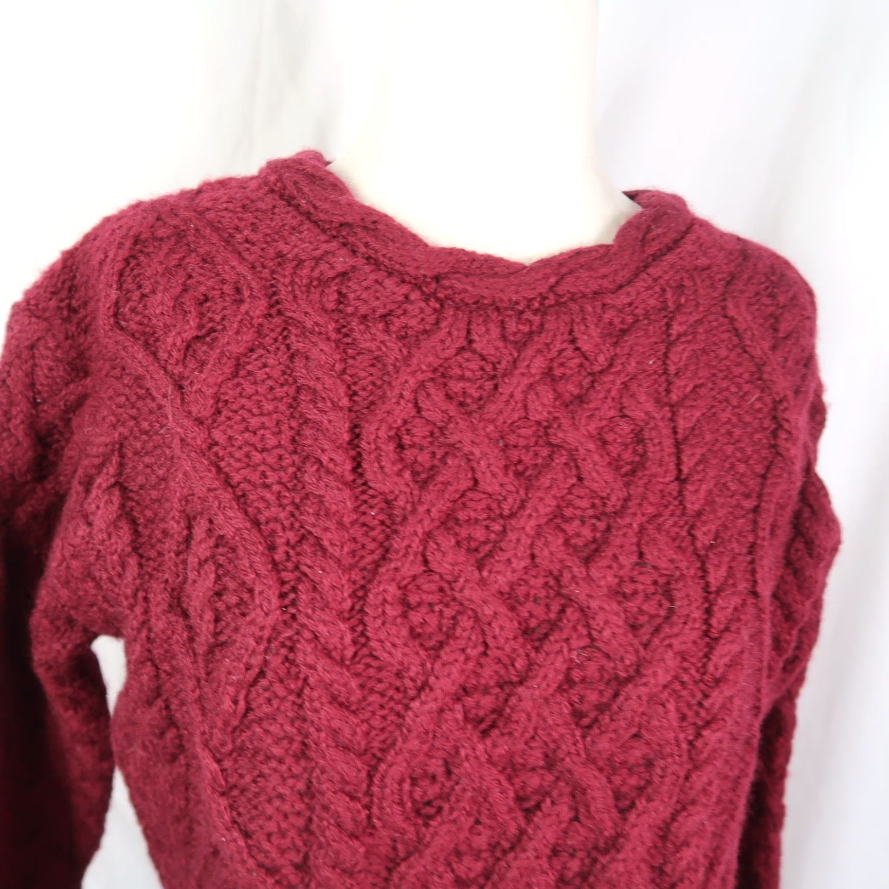 Vintage Irelands Eye Knitwear Lambay Lattice Cable Aran Sweater Burgundy Wool Knit Crew Neck Long Sleeve Women Size S Regular Size S / US 4 / IT 40 - 2 Thumbnail