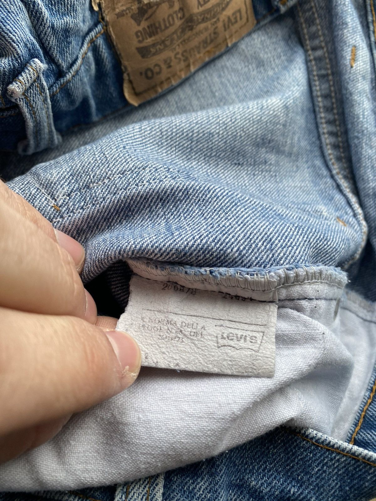 Levi's Vintage Clothing 90s vntg Levi’s Orang Tab Light Wash Denim Jeans Faded Blue Size US 32 / EU 48 - 10 Thumbnail