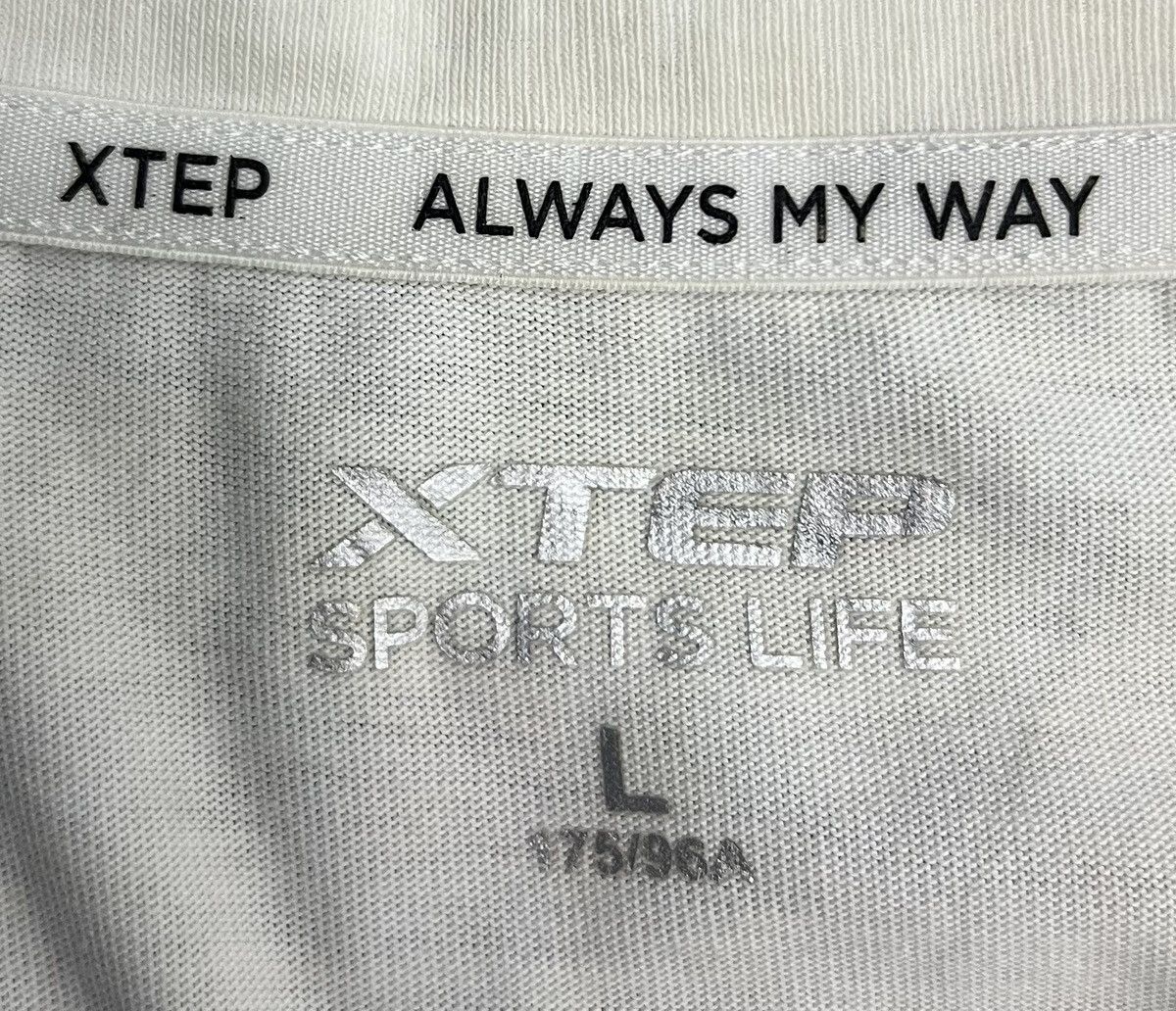 Other XTEP ALWAYS MY WAY SPORTS LIFE SHIRT Size US L / EU 52-54 / 3 - 8 Thumbnail