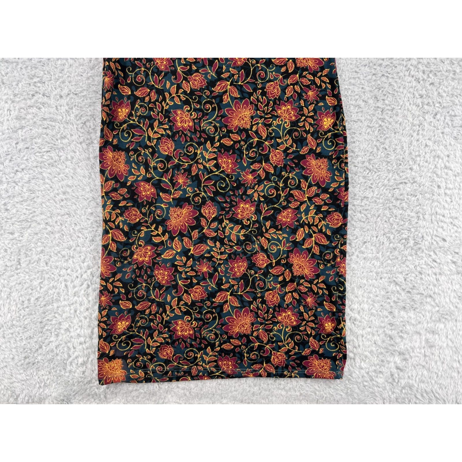 Vintage Lularoe Dress Womens Extra Small Black Red Floral Sheath Polyester Stretch XS Knee Length Casual Party/Cocktail Womens LuLaRoe Dress Size XS / US 0-2 / IT 36-38 - 6 Thumbnail