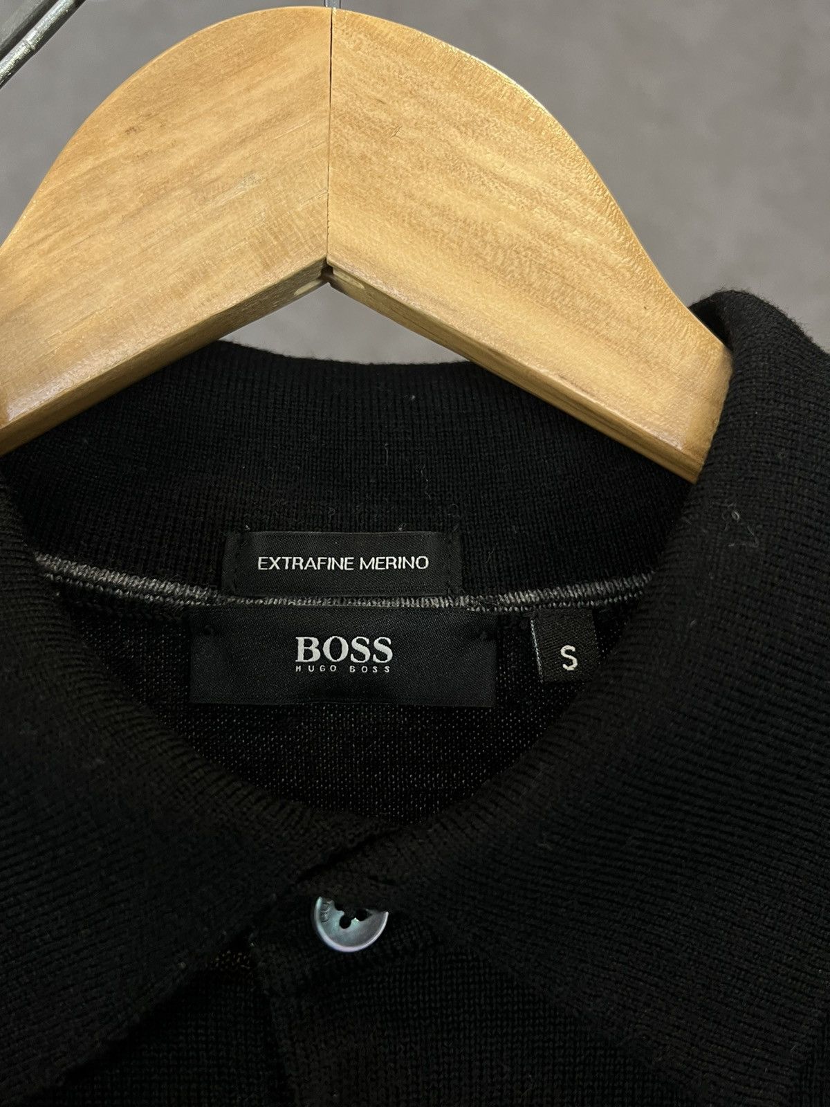 Hugo Boss Hugo Boss designer polo sweater Size US S / EU 44-46 / 1 - 4 Thumbnail