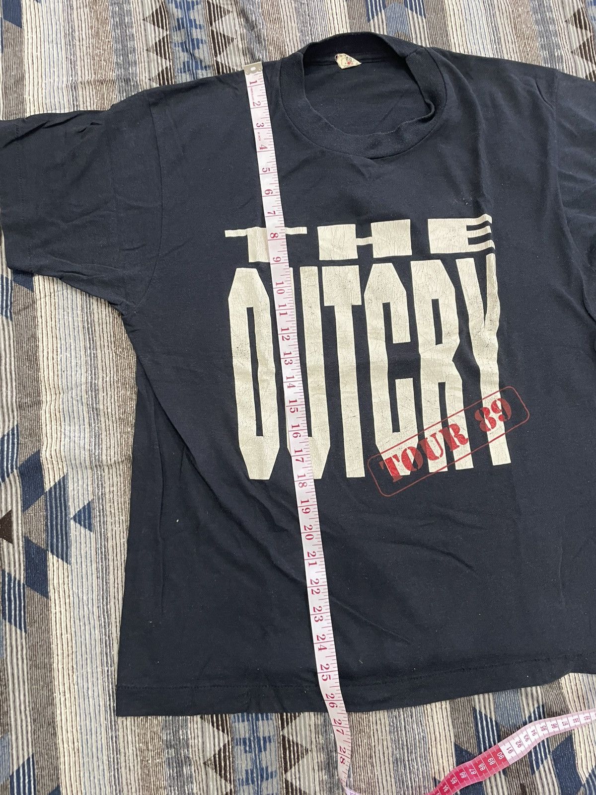 Vintage Vintage 80s The Outcry tour 89 band t shirt Size US L / EU 52-54 / 3 - 10 Thumbnail