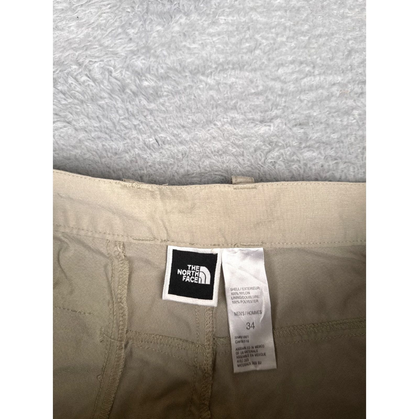 The North Face VINTAGE The North Face Shorts Men 34 Beige 100% Nylon Zip Pocket Pleated Hike 7" Size US 34 / EU 50 - 7 Thumbnail