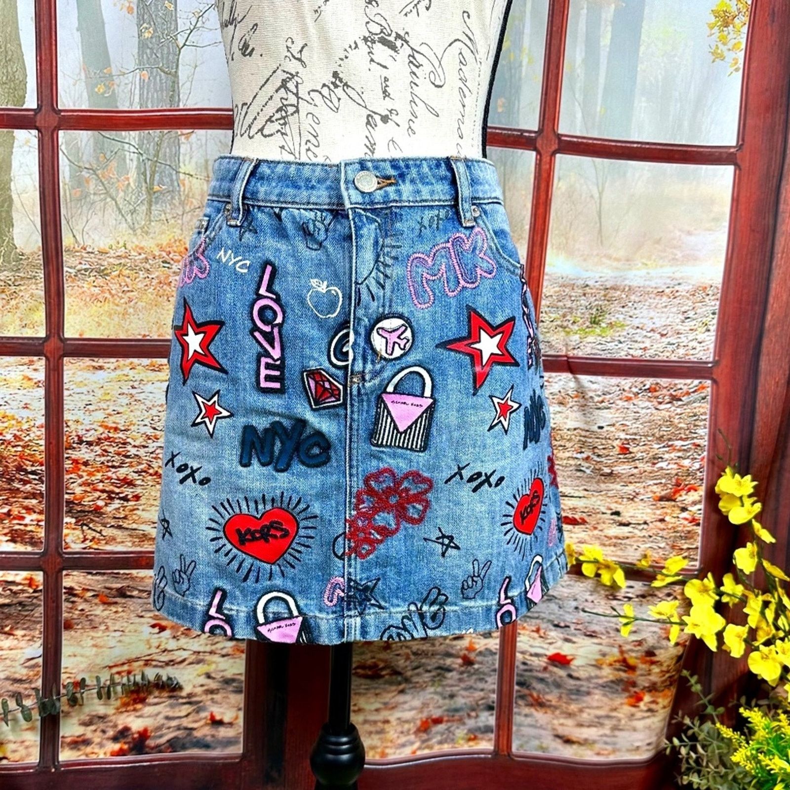 Michael Kors Michael Kors NYC Pop Art Denim Skirt Light blue wash size 8 Size 29" - 5 Thumbnail