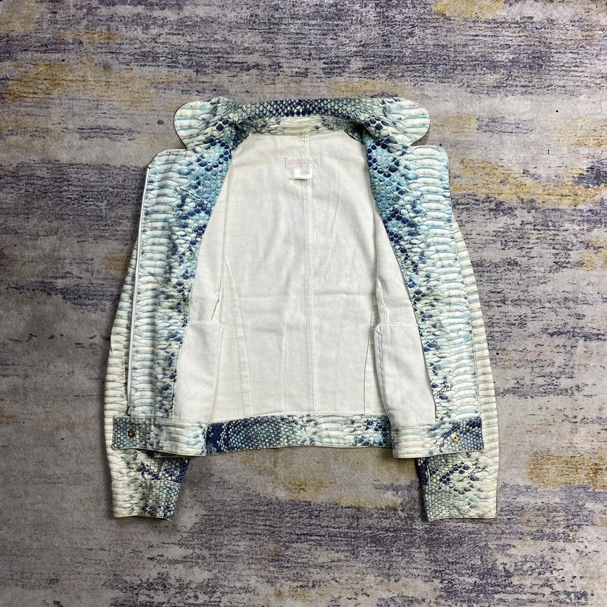 Roberto Cavalli Vintage roberto caballi snake skin print jacket Size S / US 4 / IT 40 - 9 Thumbnail