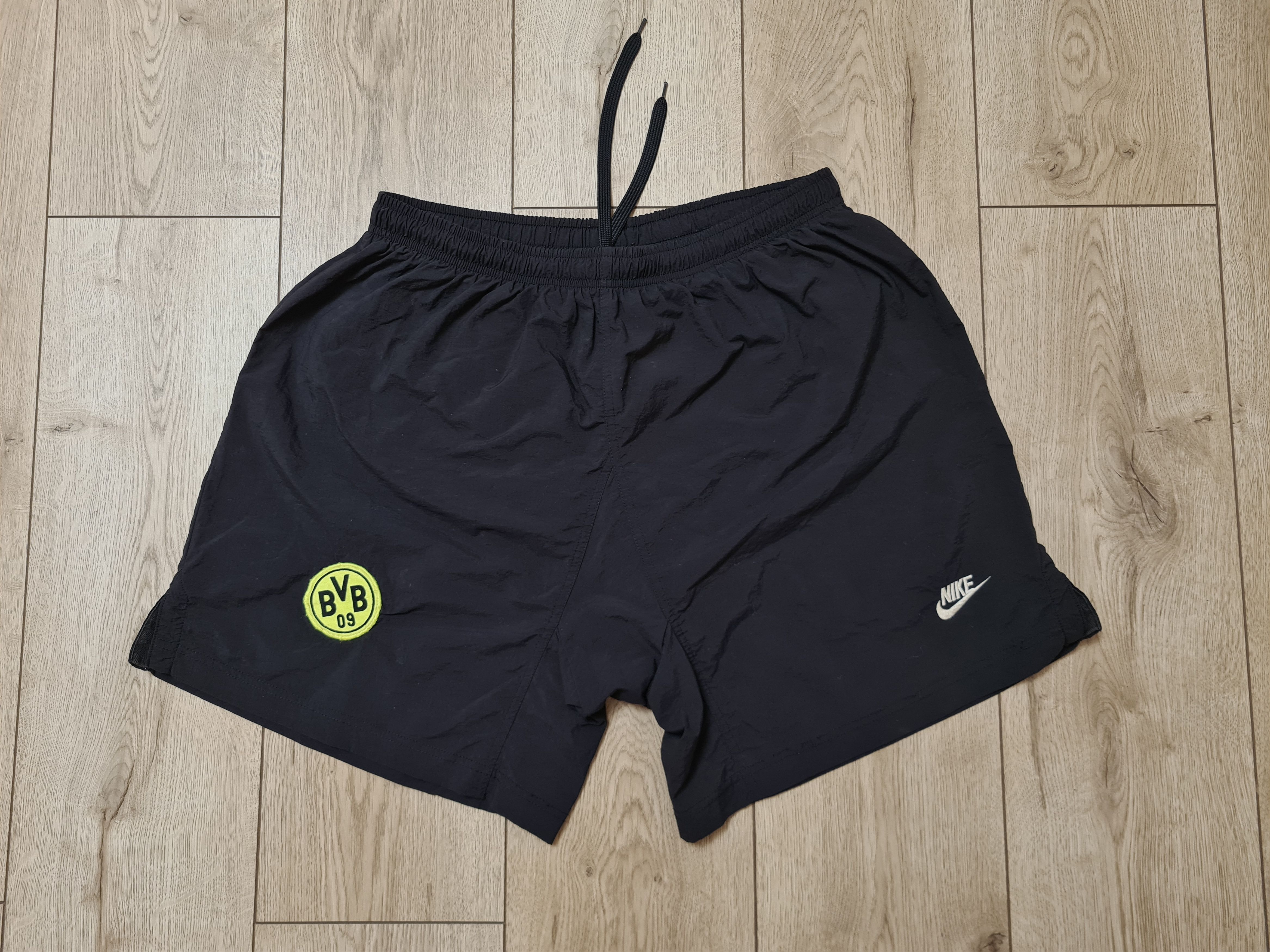 Vintage BORUSSIA DORTMUND 1995 1996 HOME FOOTBALL SOCCER SHORTS Size US 38 / EU 54 - 1 Thumbnail