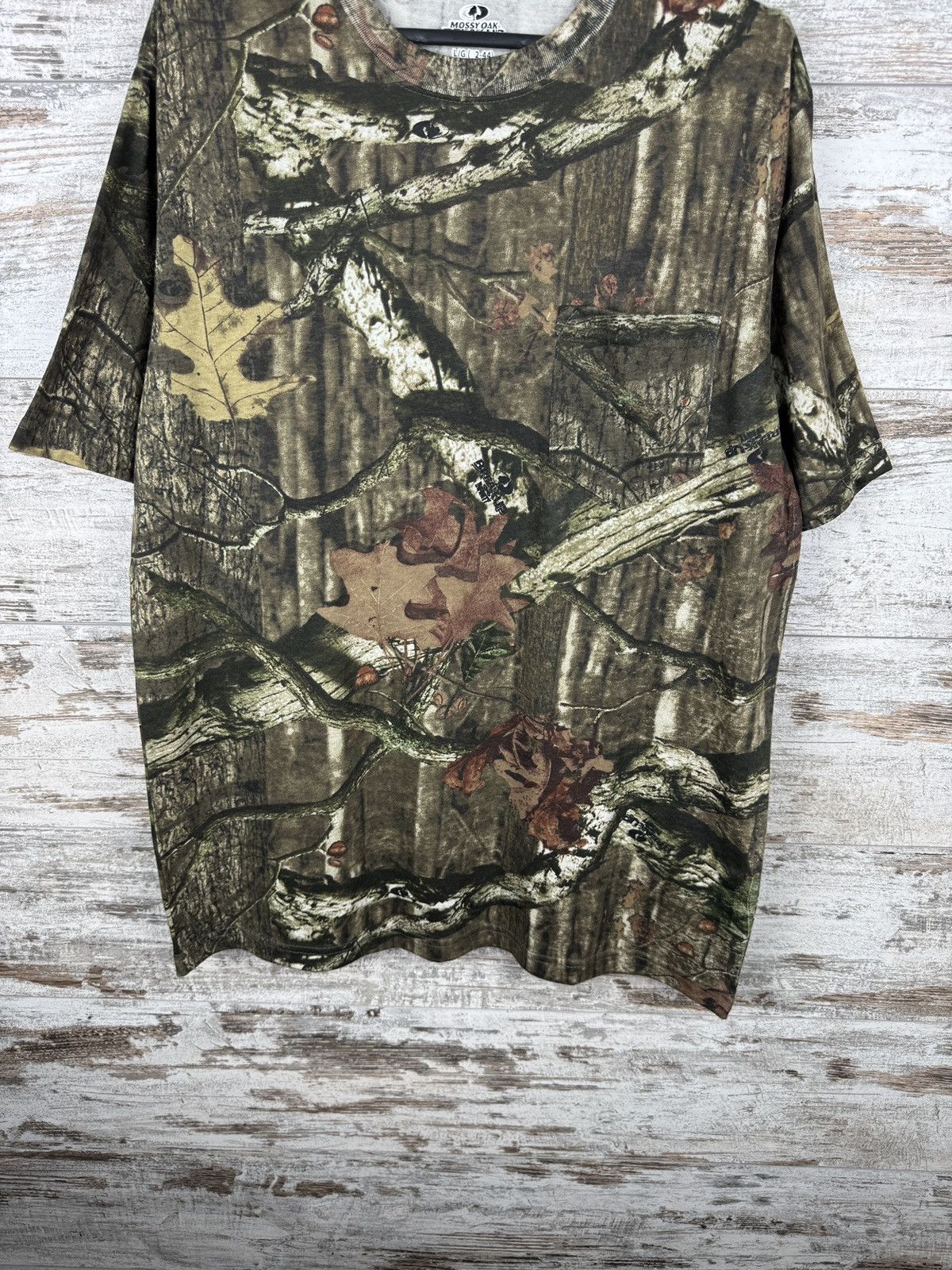 Vintage Crazy Vintage Y2K Realtree Camo T-shirt Carhartt Style tee Size US L / EU 52-54 / 3 - 5 Thumbnail