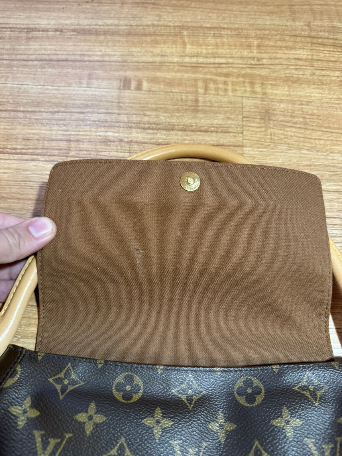 Louis Vuitton Louis Vuitton Looping Hobo Bag Mini Brown Leather Size ONE SIZE - 3 Thumbnail