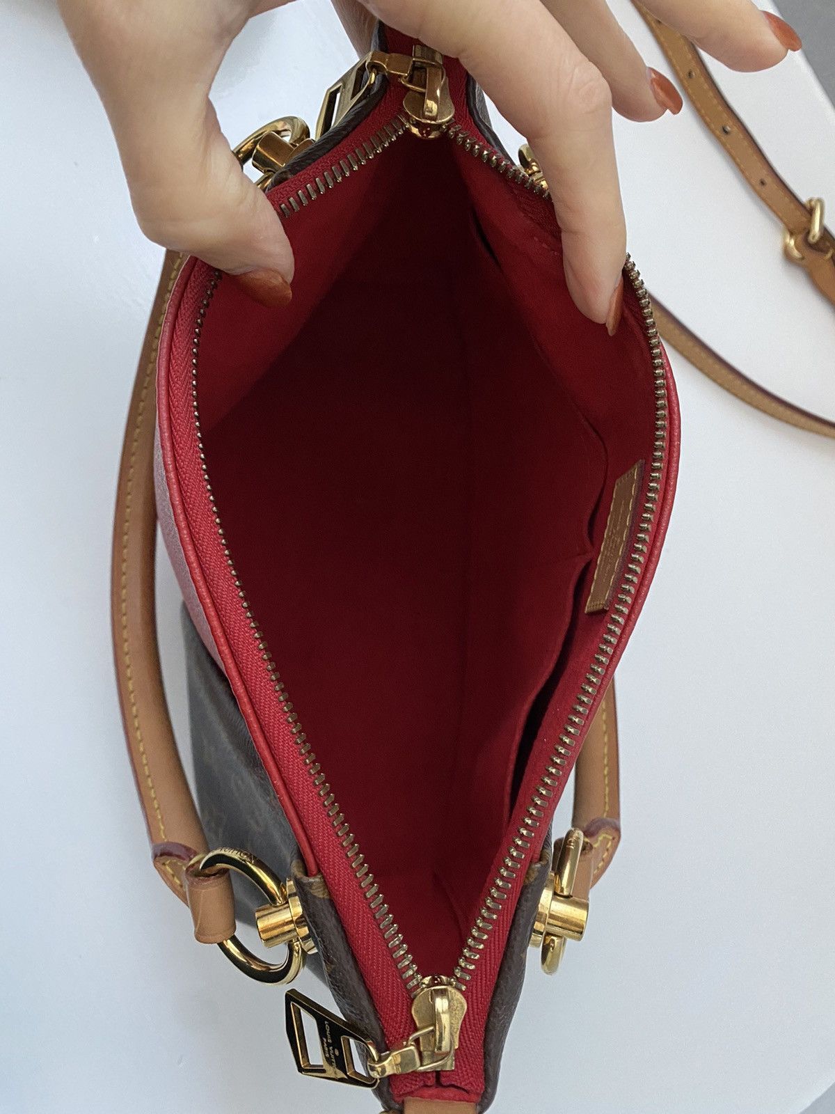 Louis Vuitton Authentic Louis Vuitton V Tote BB Size ONE SIZE - 12 Thumbnail