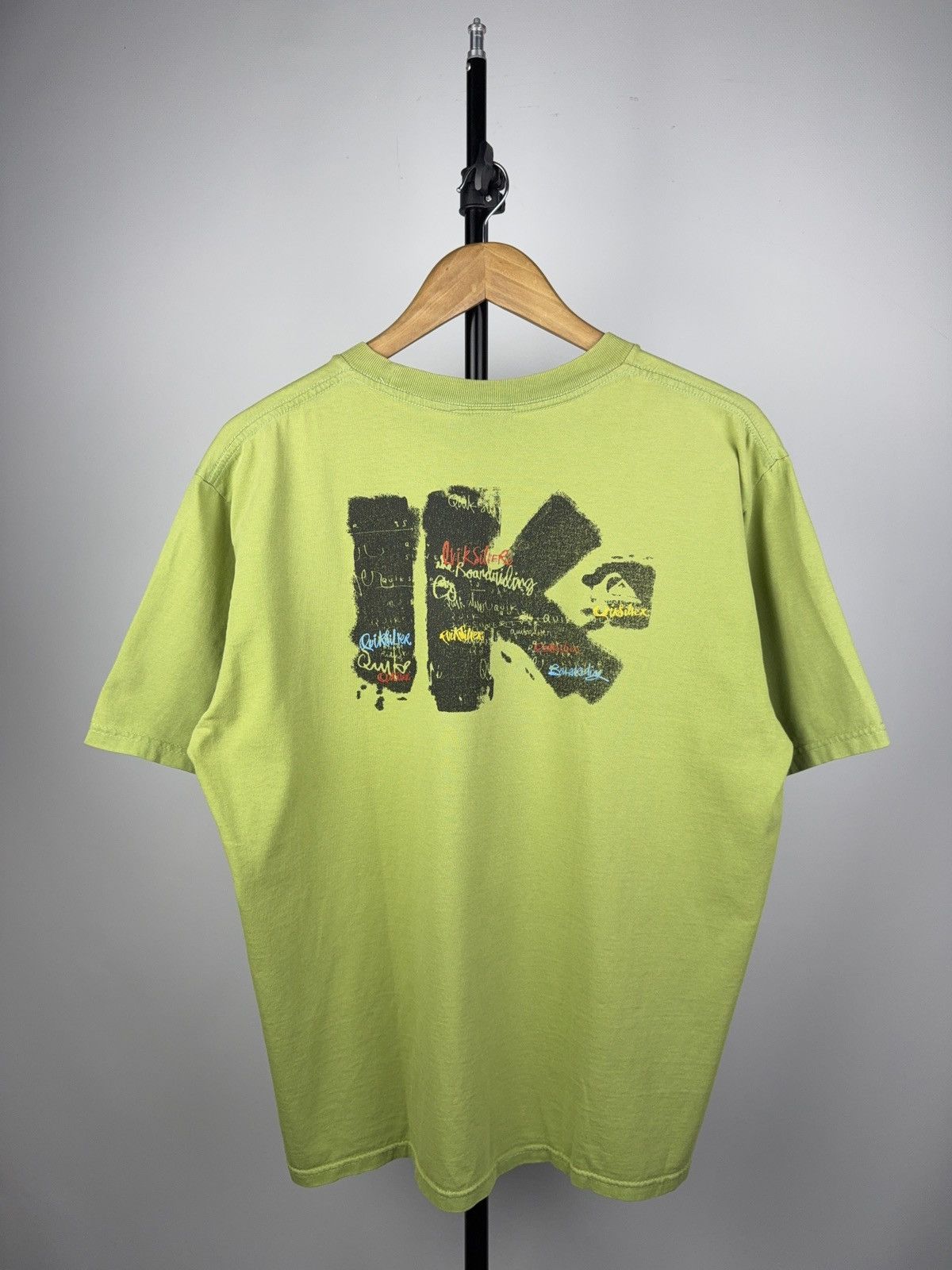 Quiksilver × Vintage Vintage 90s Quiksilver Tee Green Graffiti Surf Skater Y2K Size US M / EU 48-50 / 2 - 9 Thumbnail
